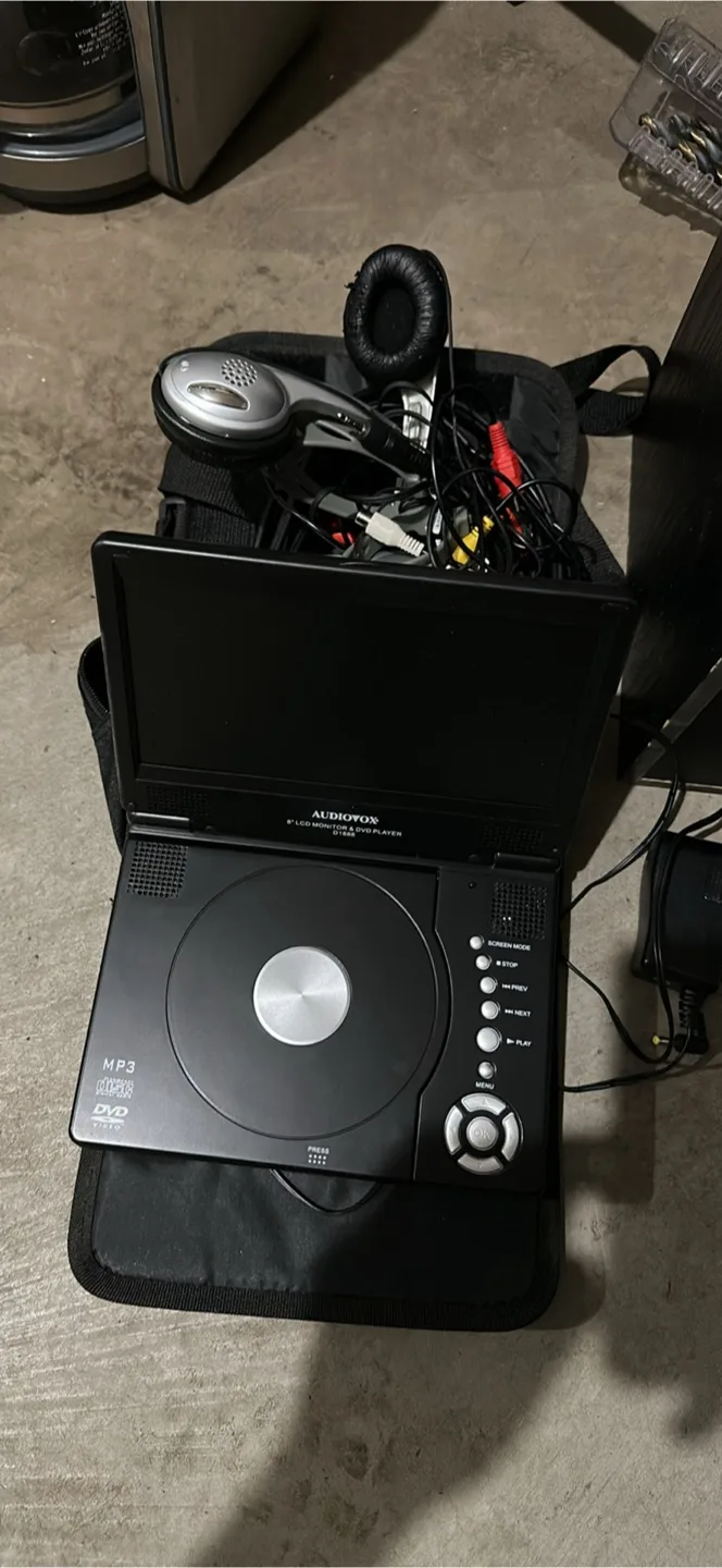 Audiovox 8" LCD Monitor & DVD Player thumbnail