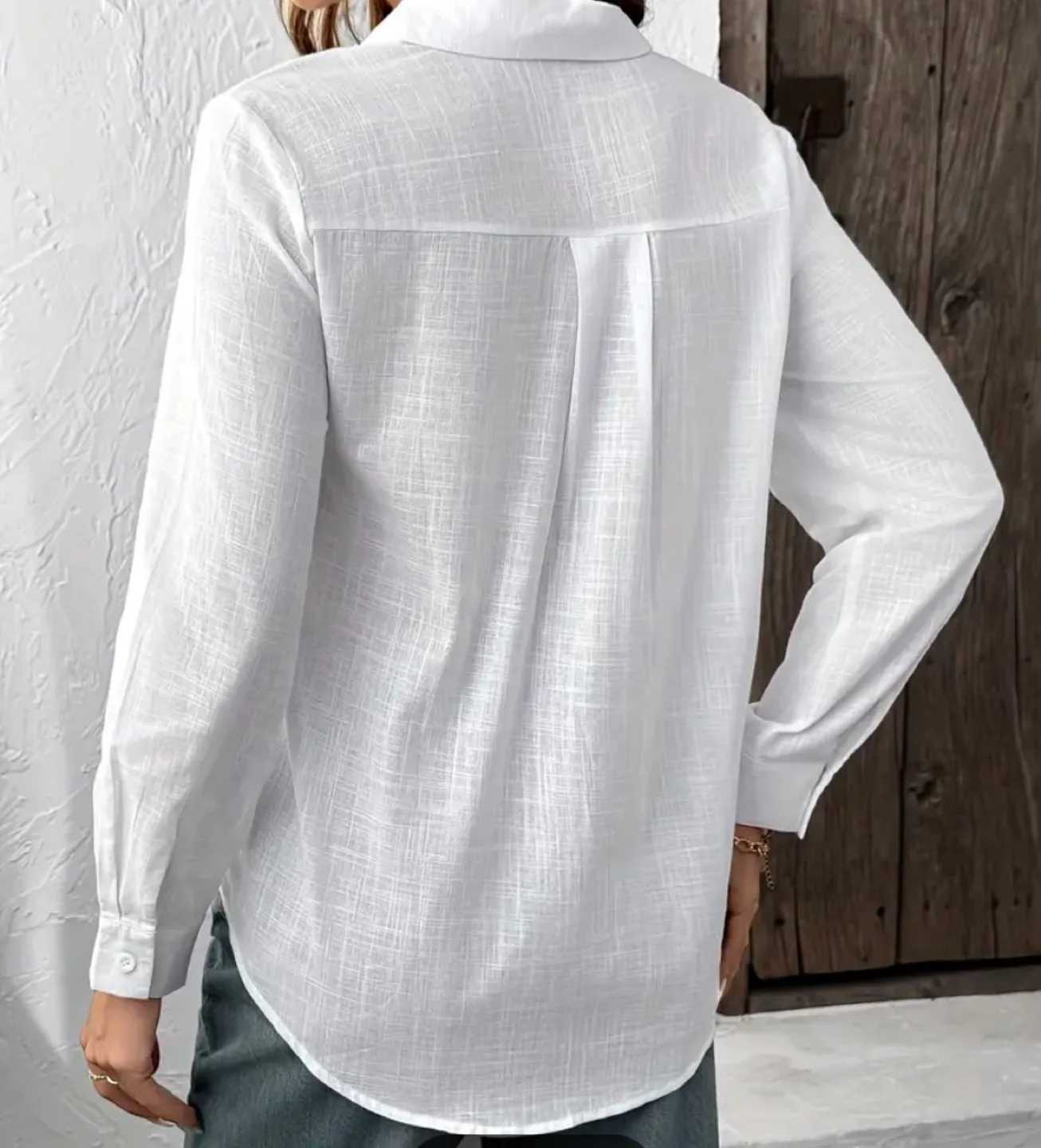 White Button-Up Shirt - Size M image indicator(7)