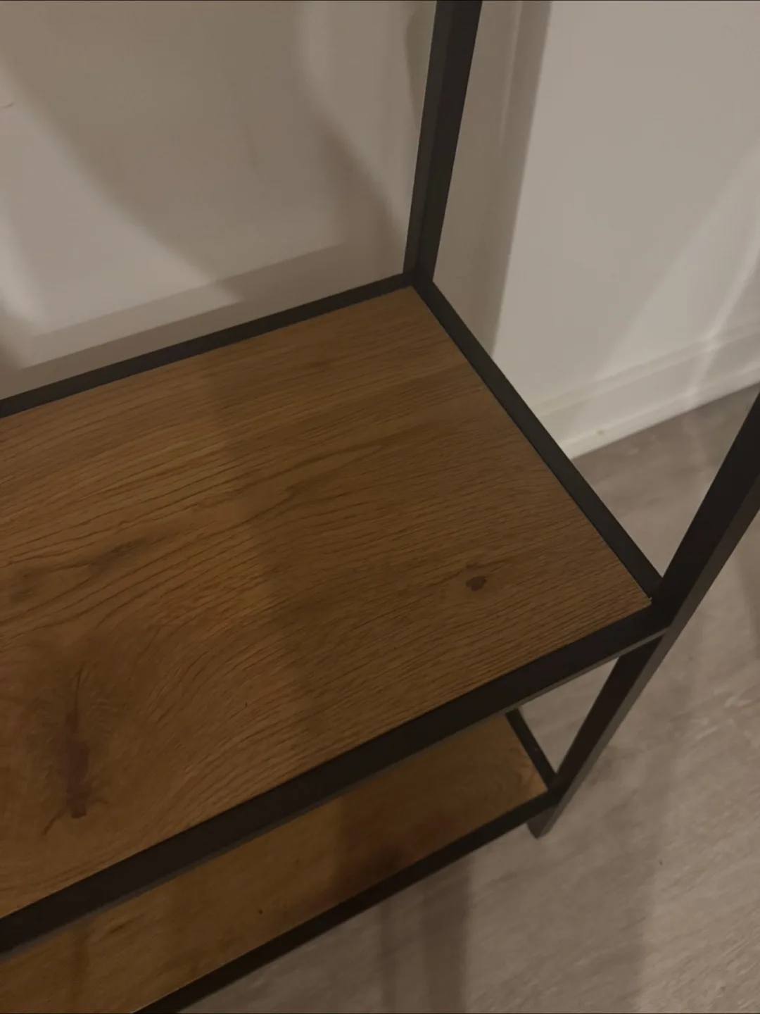 Modern 30” Clothes Rack – Excellent Condition image indicator(4)