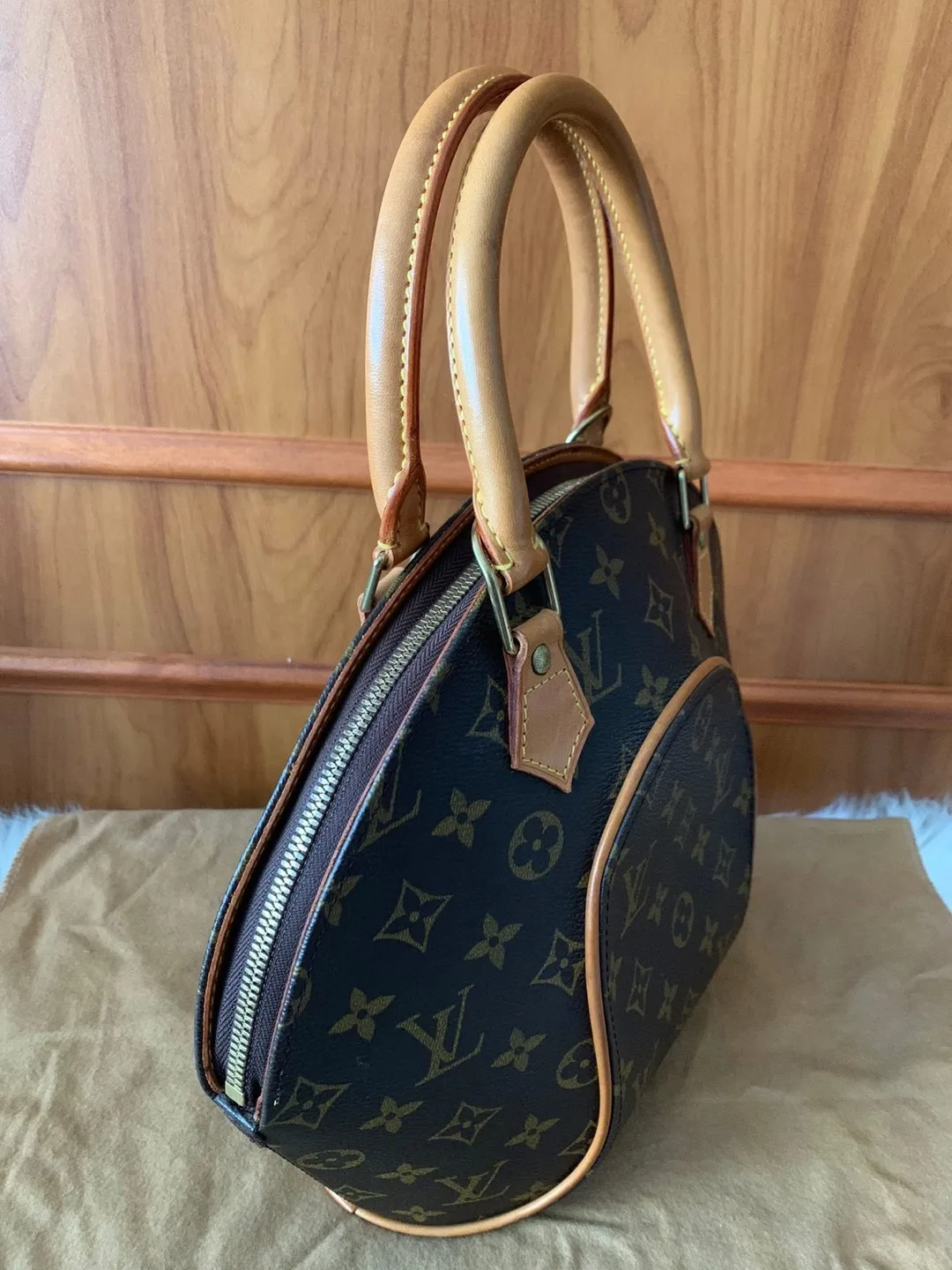 LV Ellipse Monogram Tote PM Size image indicator(4)