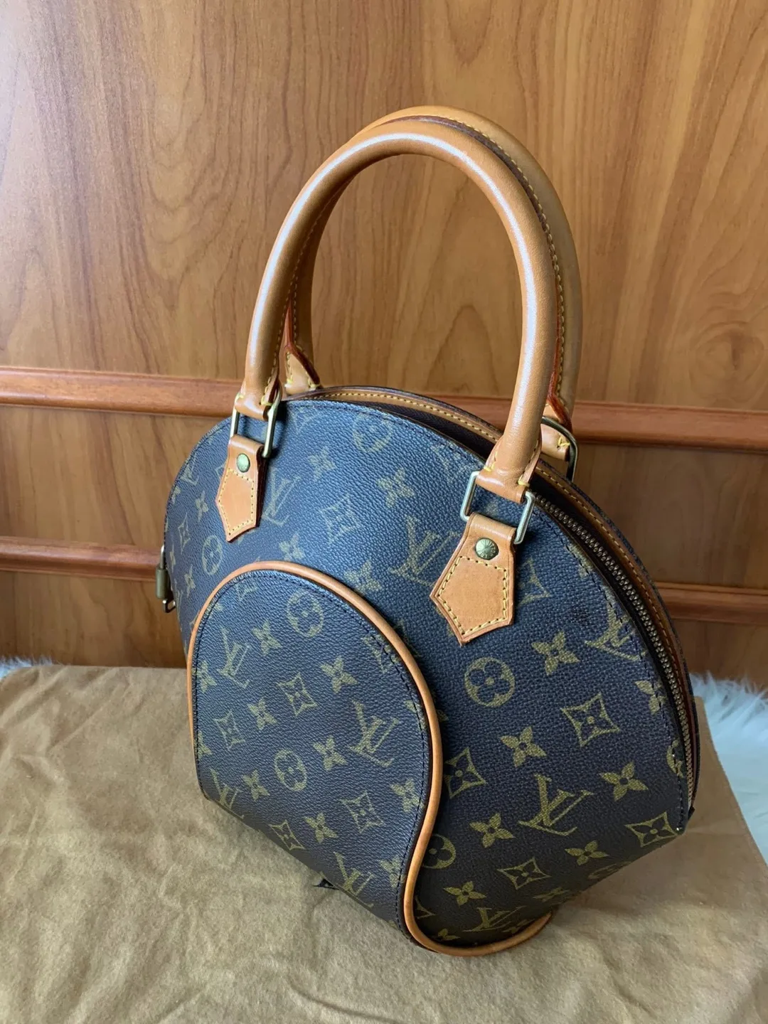 LV Ellipse Monogram Tote PM Size image indicator(5)