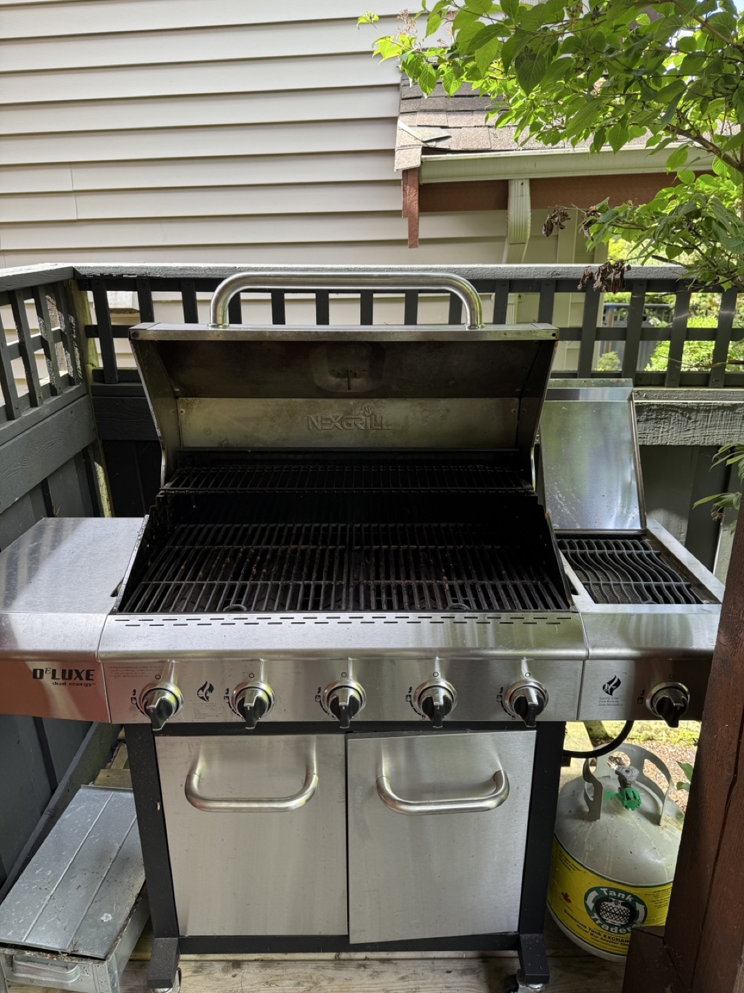 Nexgrill D'Lux Grill - photo 2