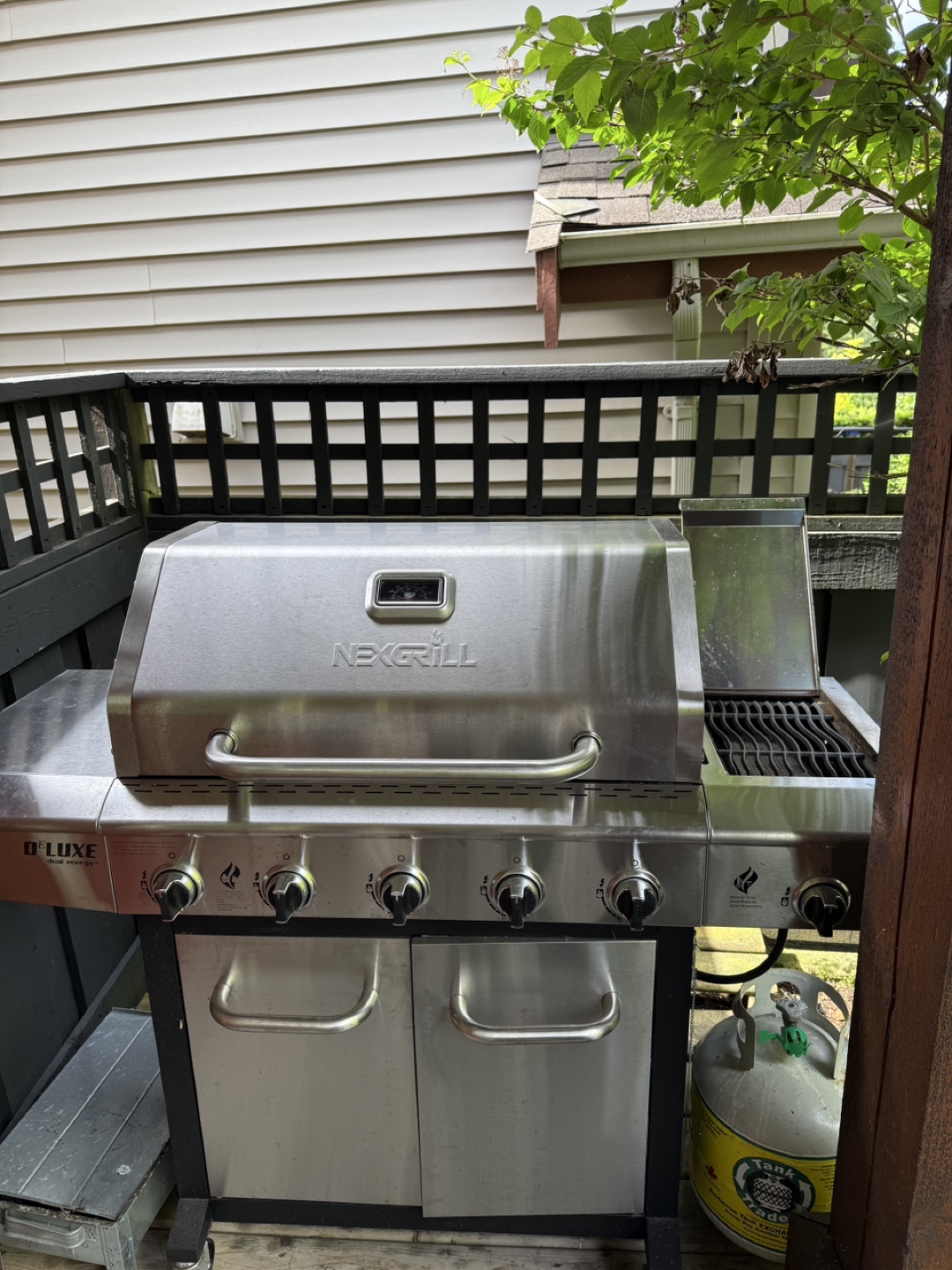 Nexgrill D'Lux Grill - photo 3