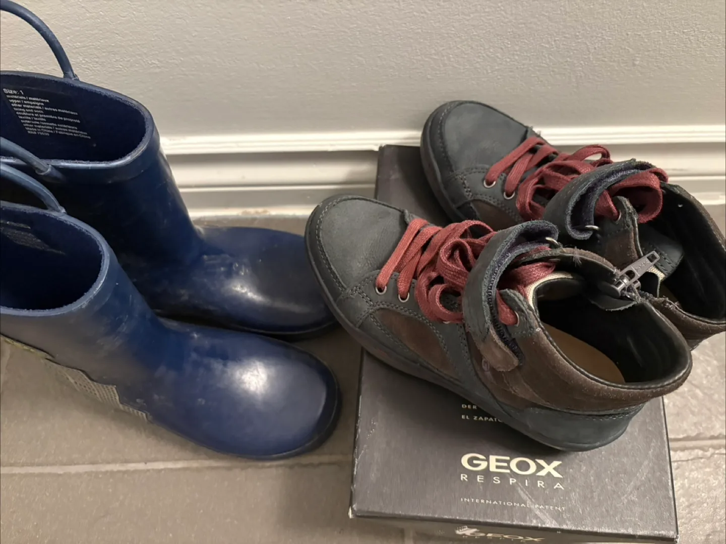 Size 1 Geox shoes and boots for kids / boys thumbnail