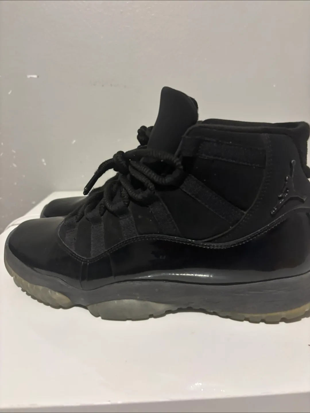 Jordan 11 Blackout Size 10 thumbnail