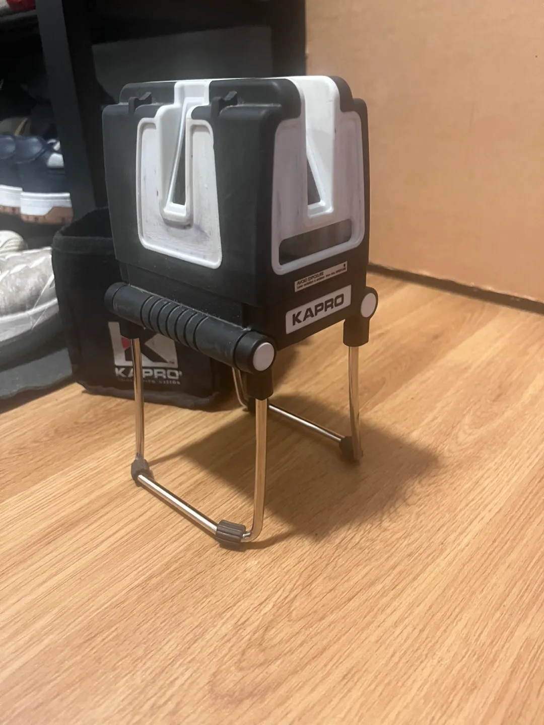 Kapro Laser Level with Carrying Case image indicator(3)