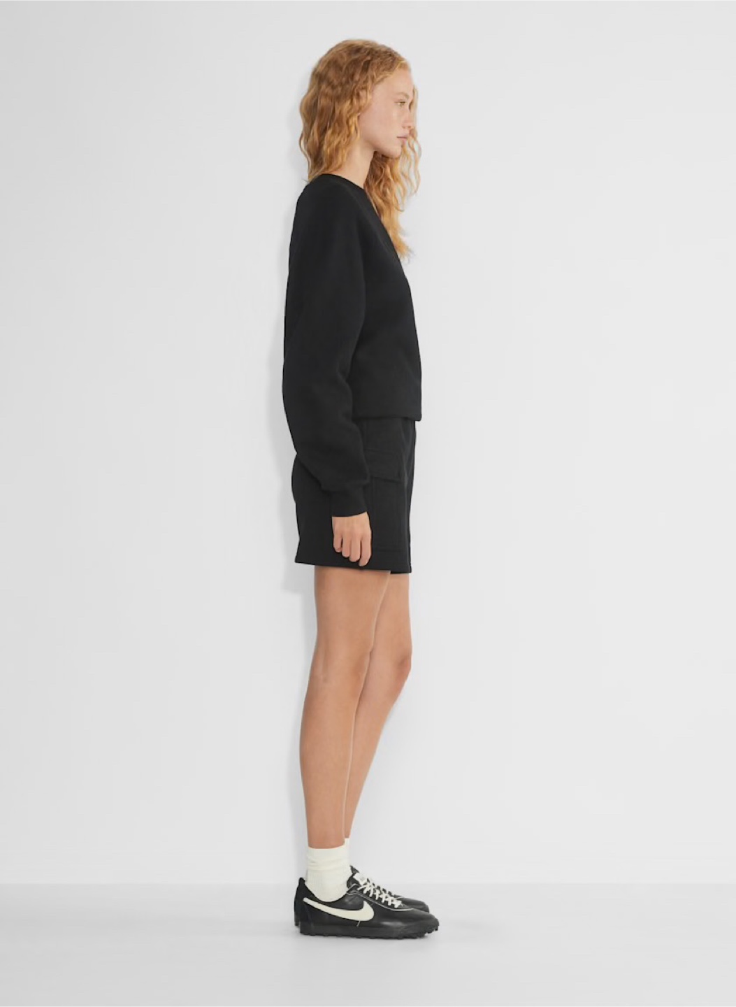 Aritzia Cozy Sweatfleece Boyfriend Cargo™ Mid-thigh Short - photo 2