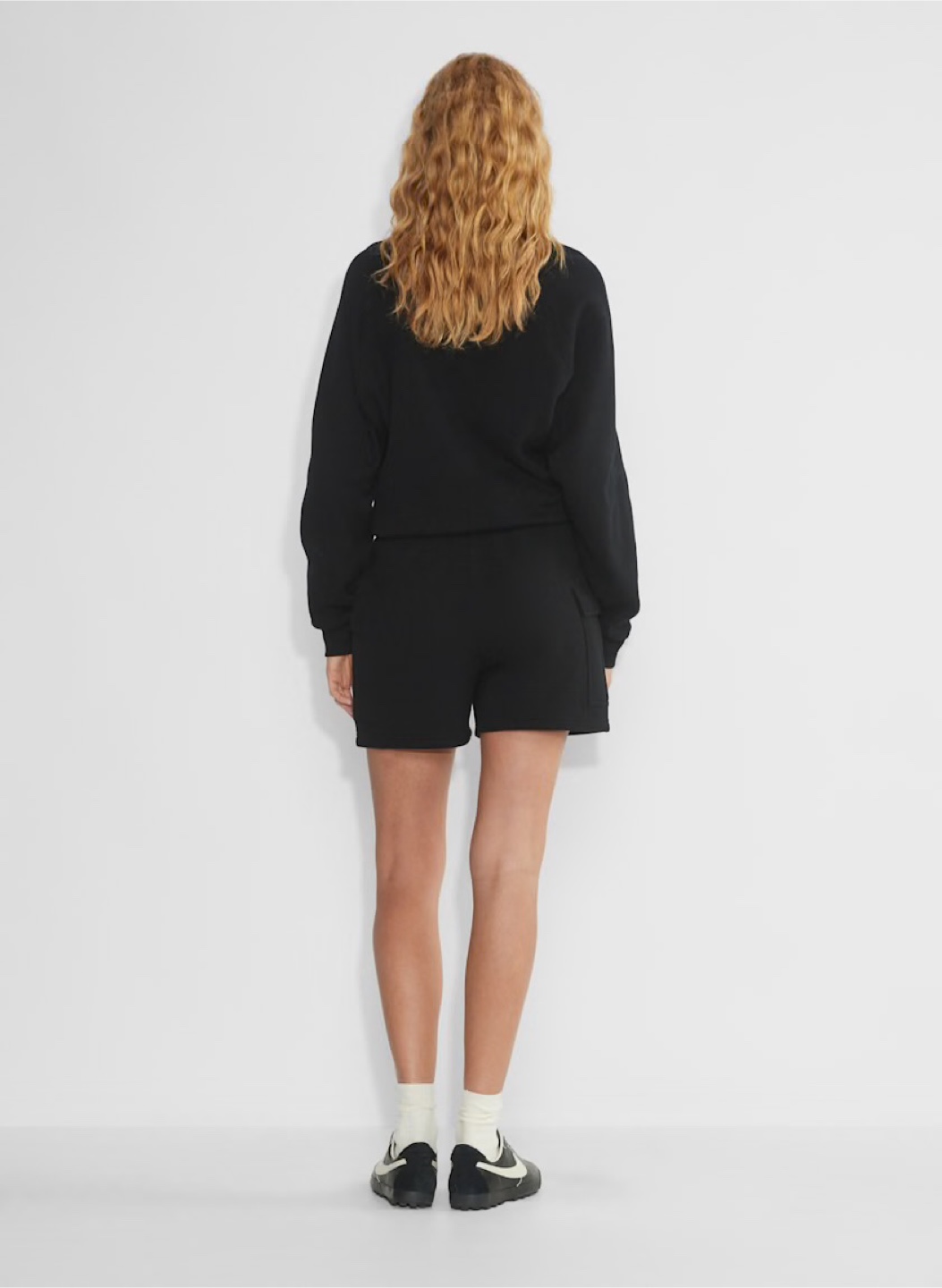 Aritzia Cozy Sweatfleece Boyfriend Cargo™ Mid-thigh Short - photo 3