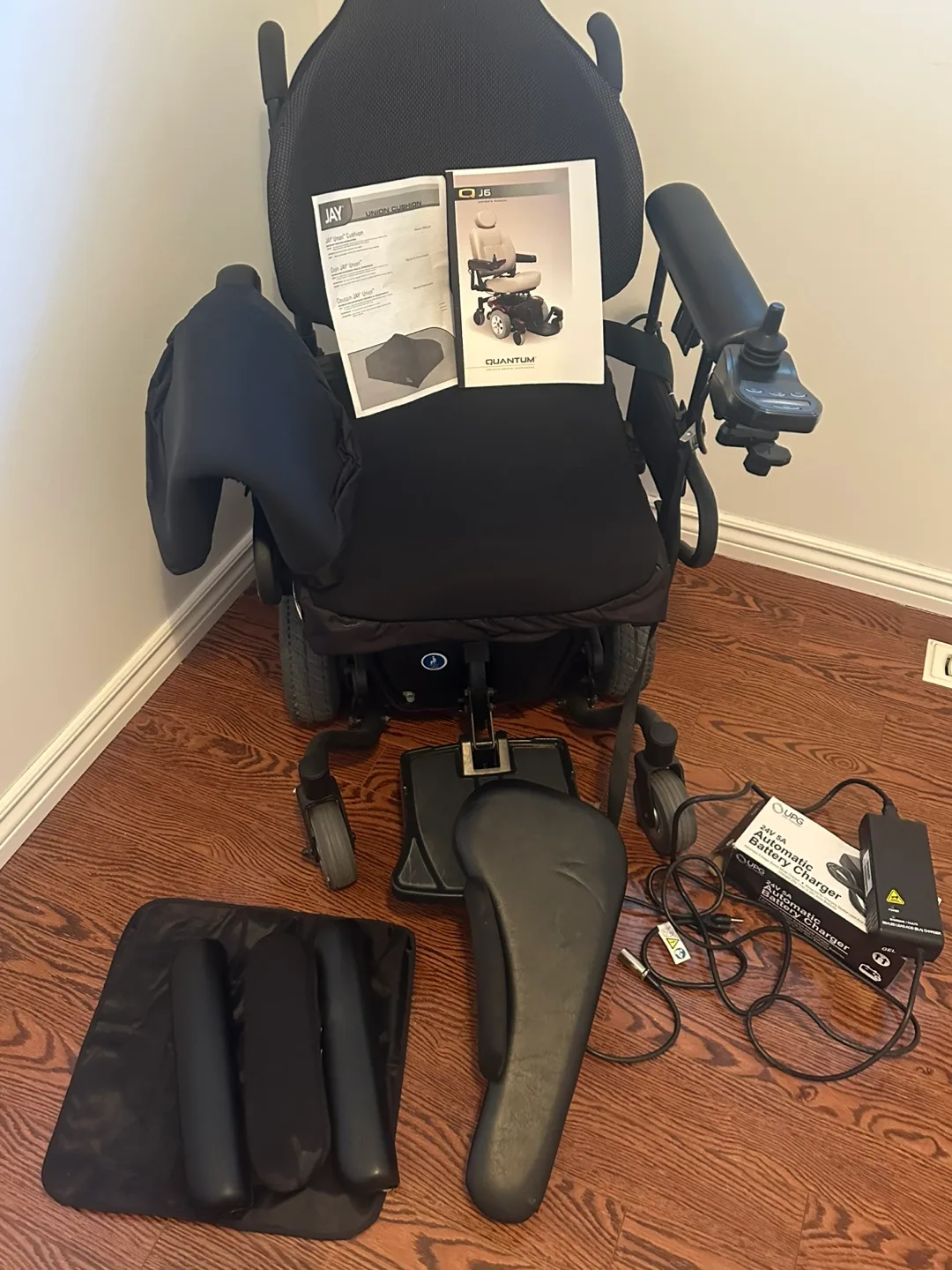 JAZZY J6 MID-WHEEL DRIVE POWER CHAIR thumbnail