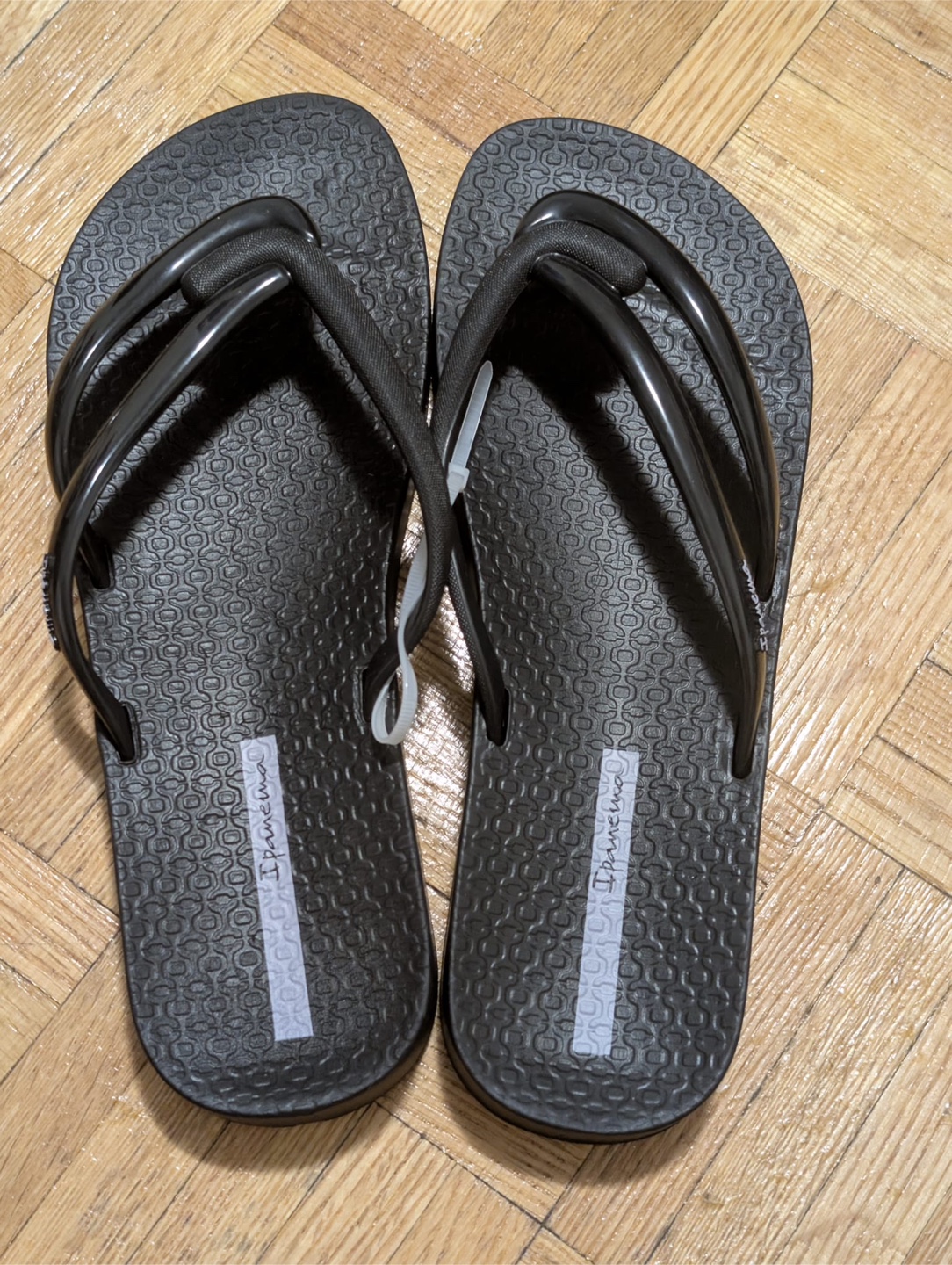 Ipanema Black Flip Flops - Size 8