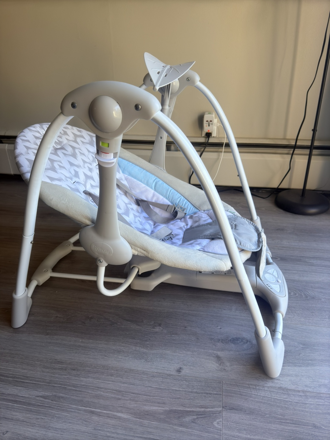 Graco Baby Swing - Like New! - photo 4
