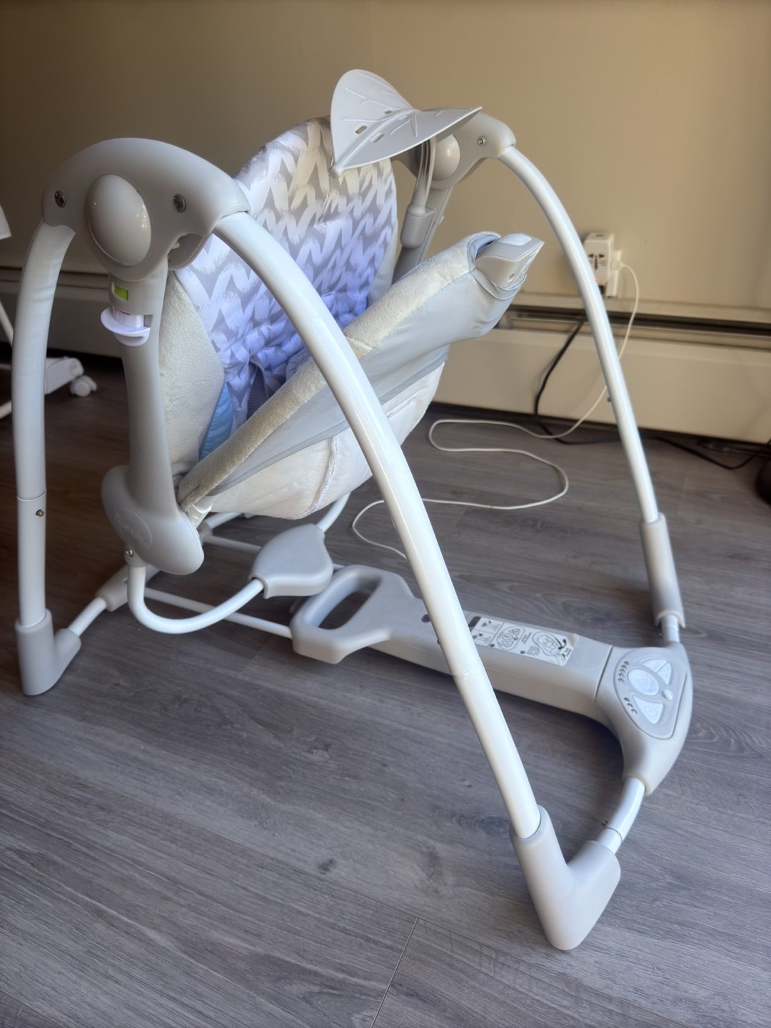 Graco Baby Swing - Like New!