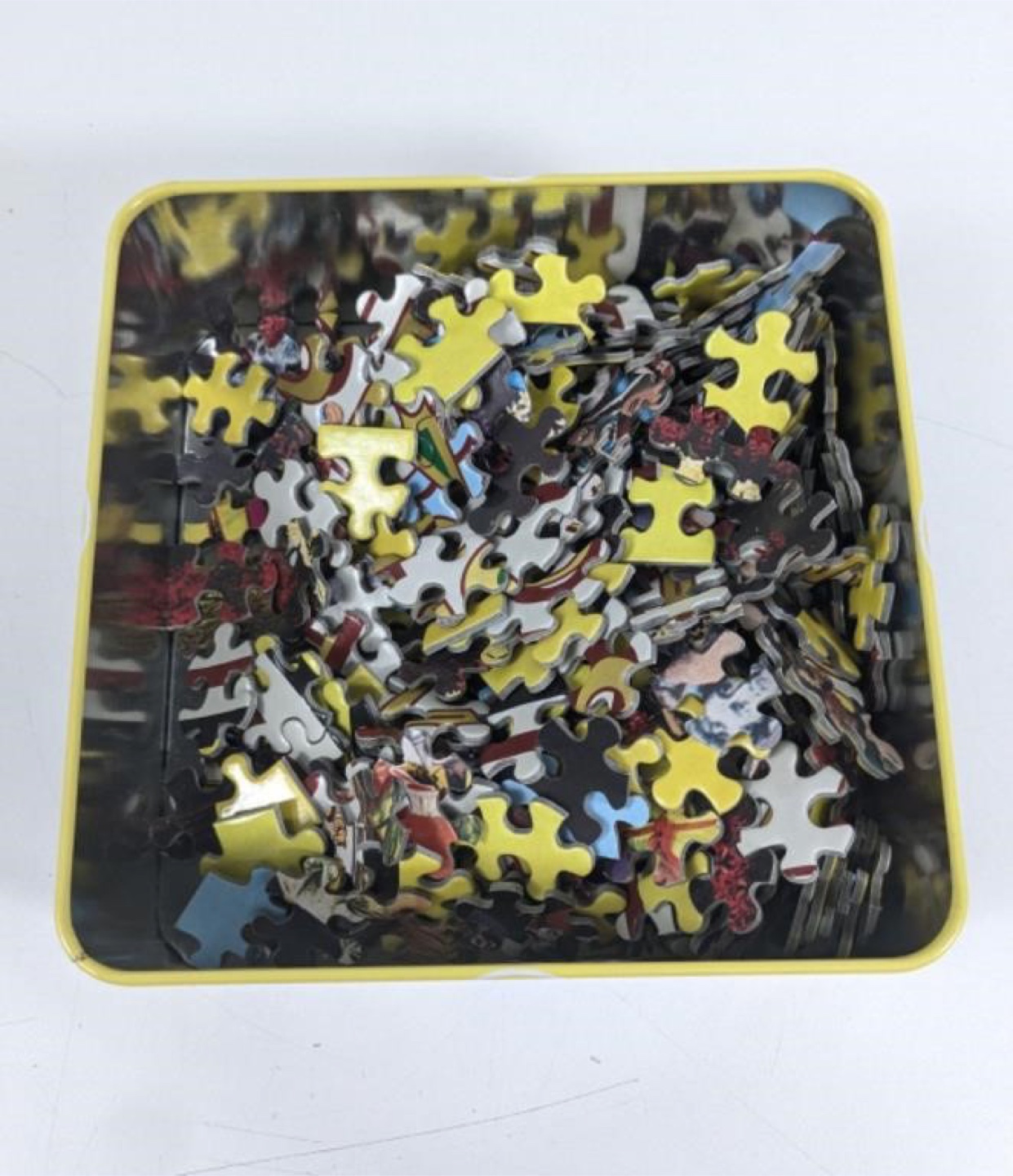 The Beatles Sgt. Pepper's Lonely Hearts Club Band Puzzle - photo 3