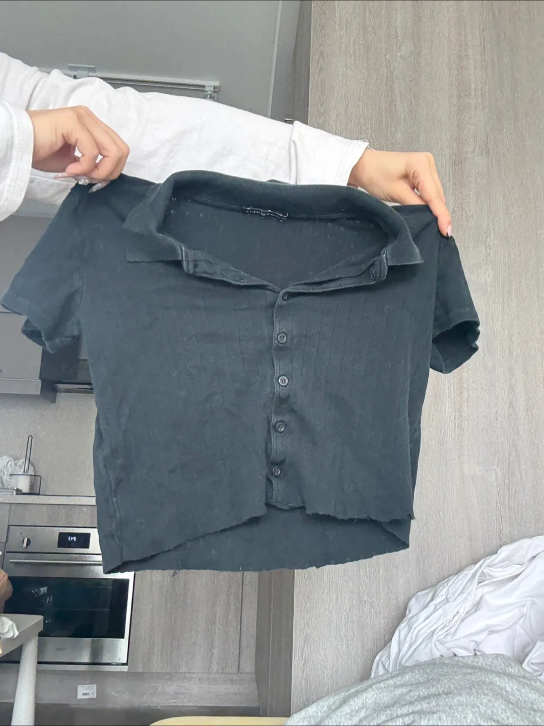 Black button-up crop top thumbnail
