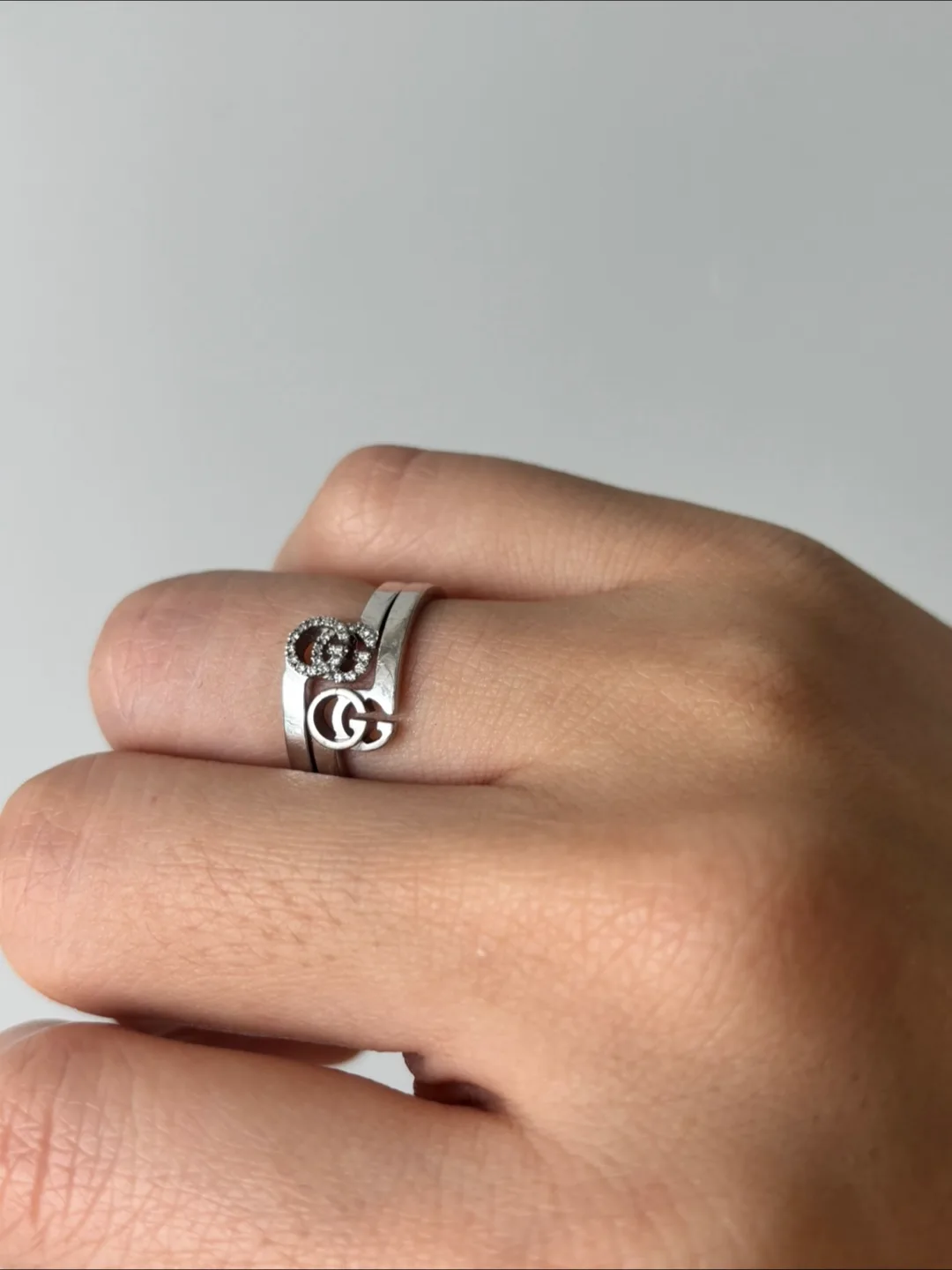 Gucci GG Running couple Ring in White Gold image indicator(2)