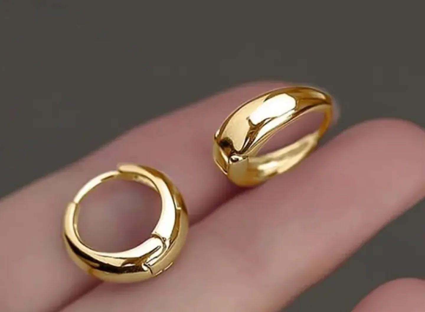 Gold Tone Fashion Earrings image indicator(4)