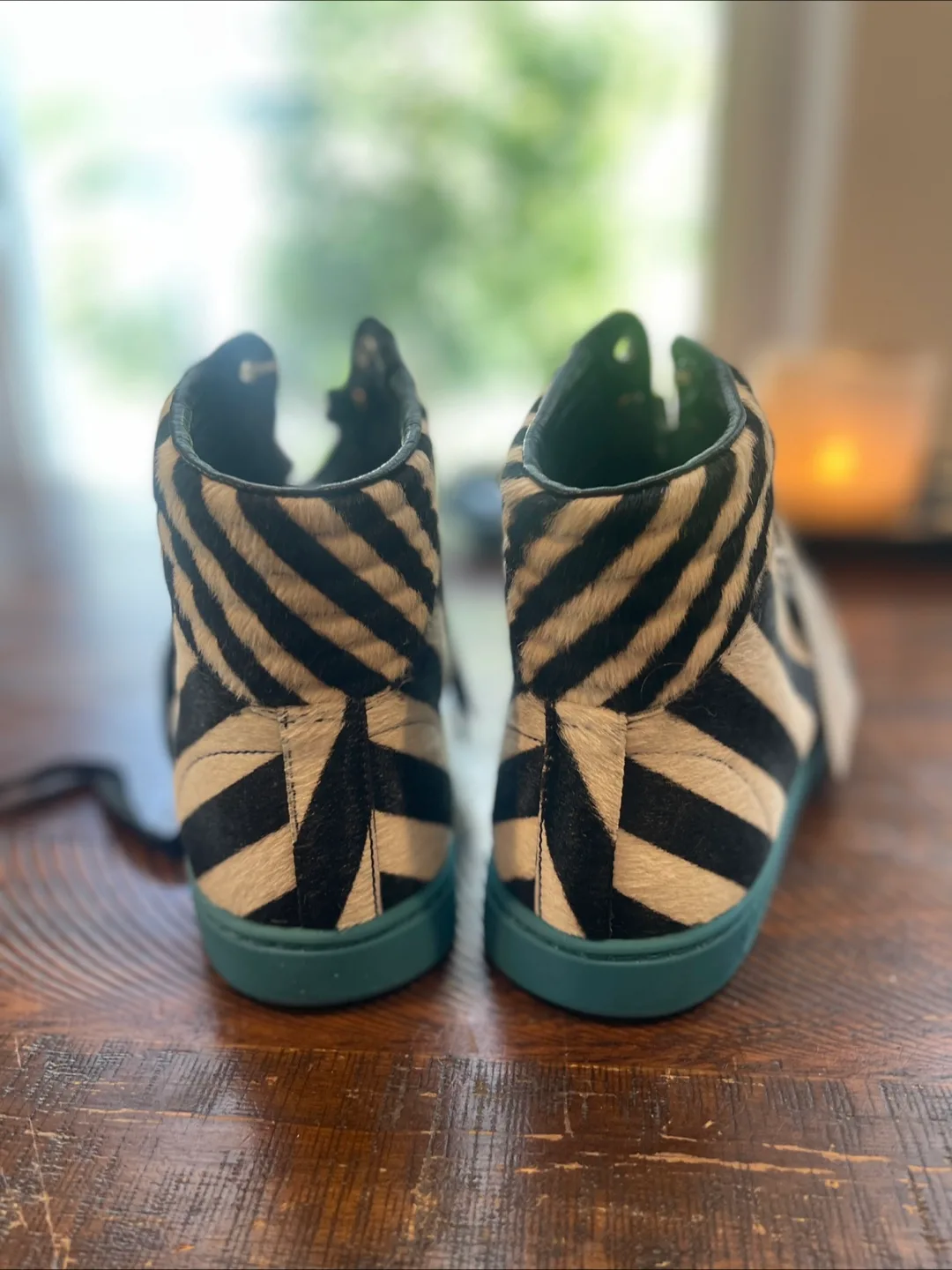 Gucci Zebra Print High-Top Sneakers - Size 39.5 image indicator(2)