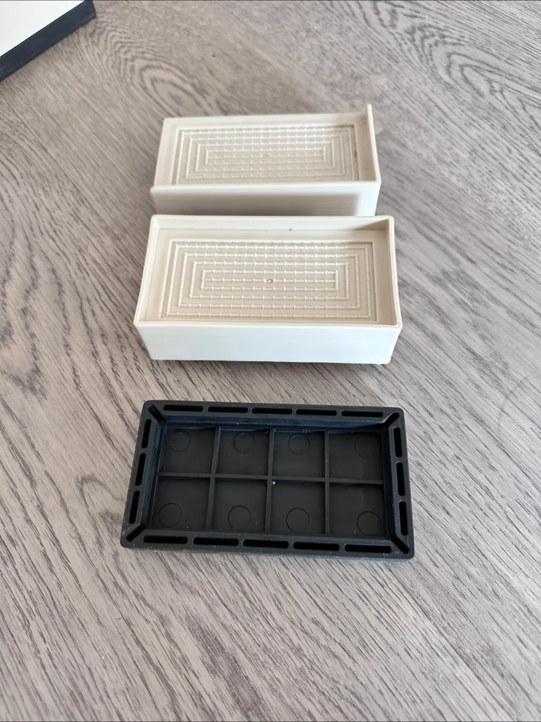 4 light beige/White Furniture/Appliance Risers image indicator(3)