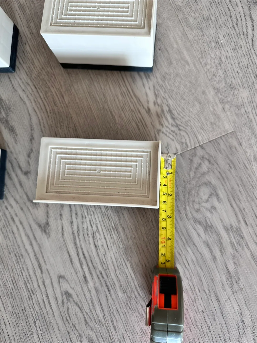 4 light beige/White Furniture/Appliance Risers image indicator(2)