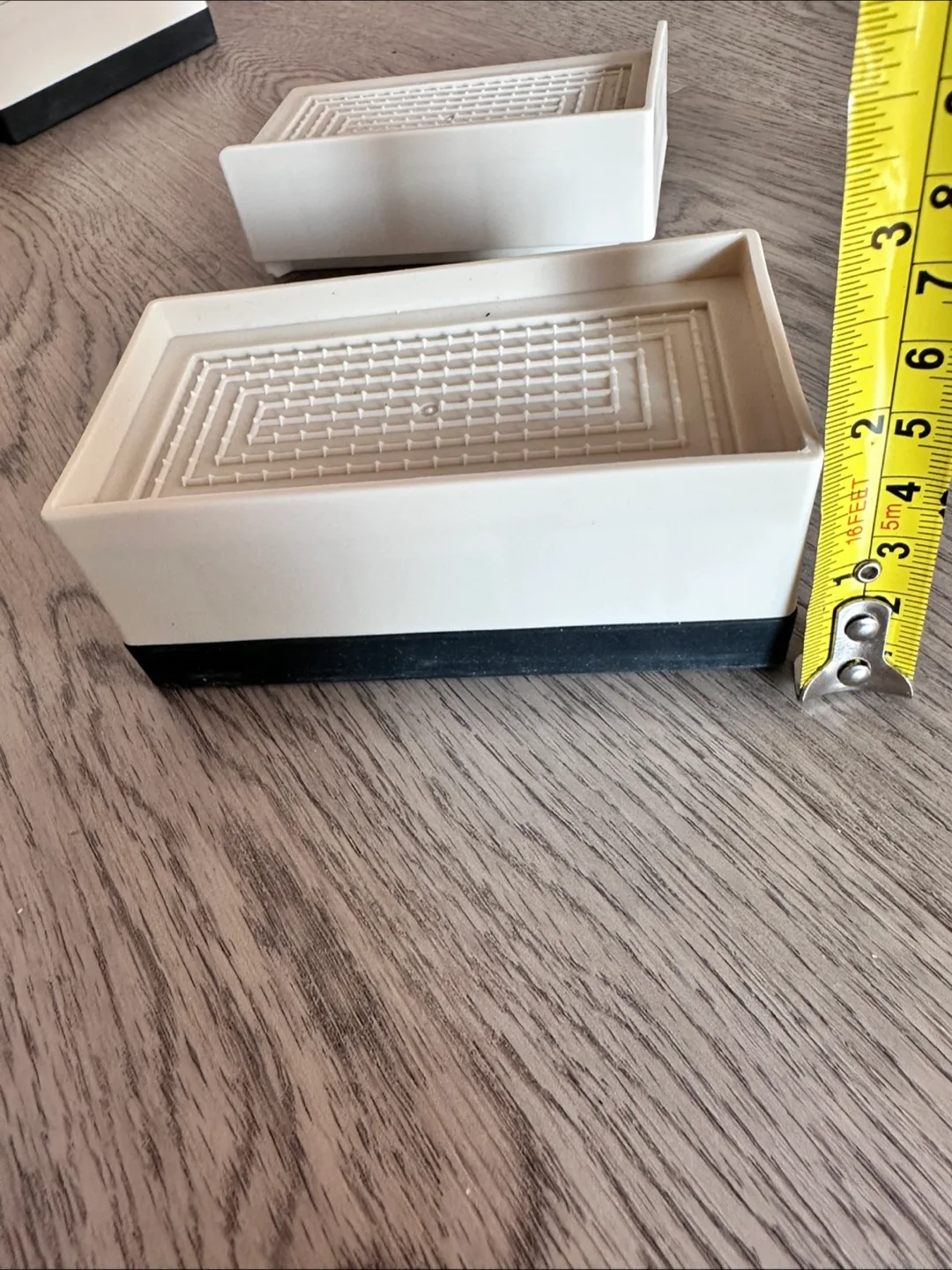 4 light beige/White Furniture/Appliance Risers image indicator(5)