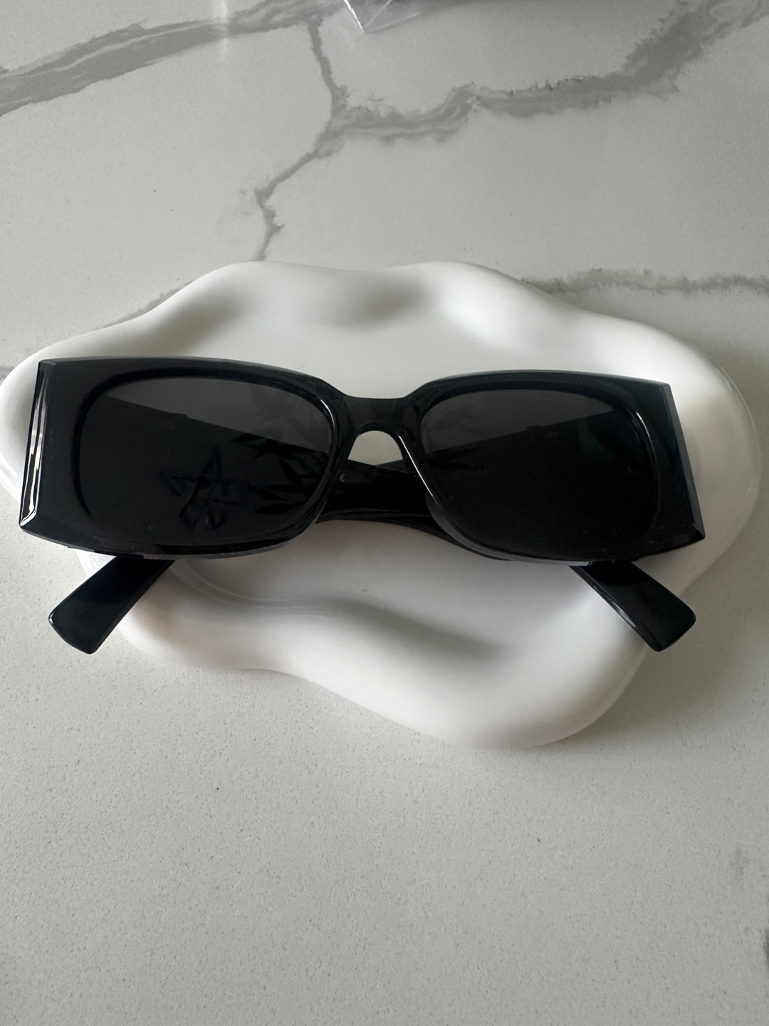 Black Sunglasses - photo 4