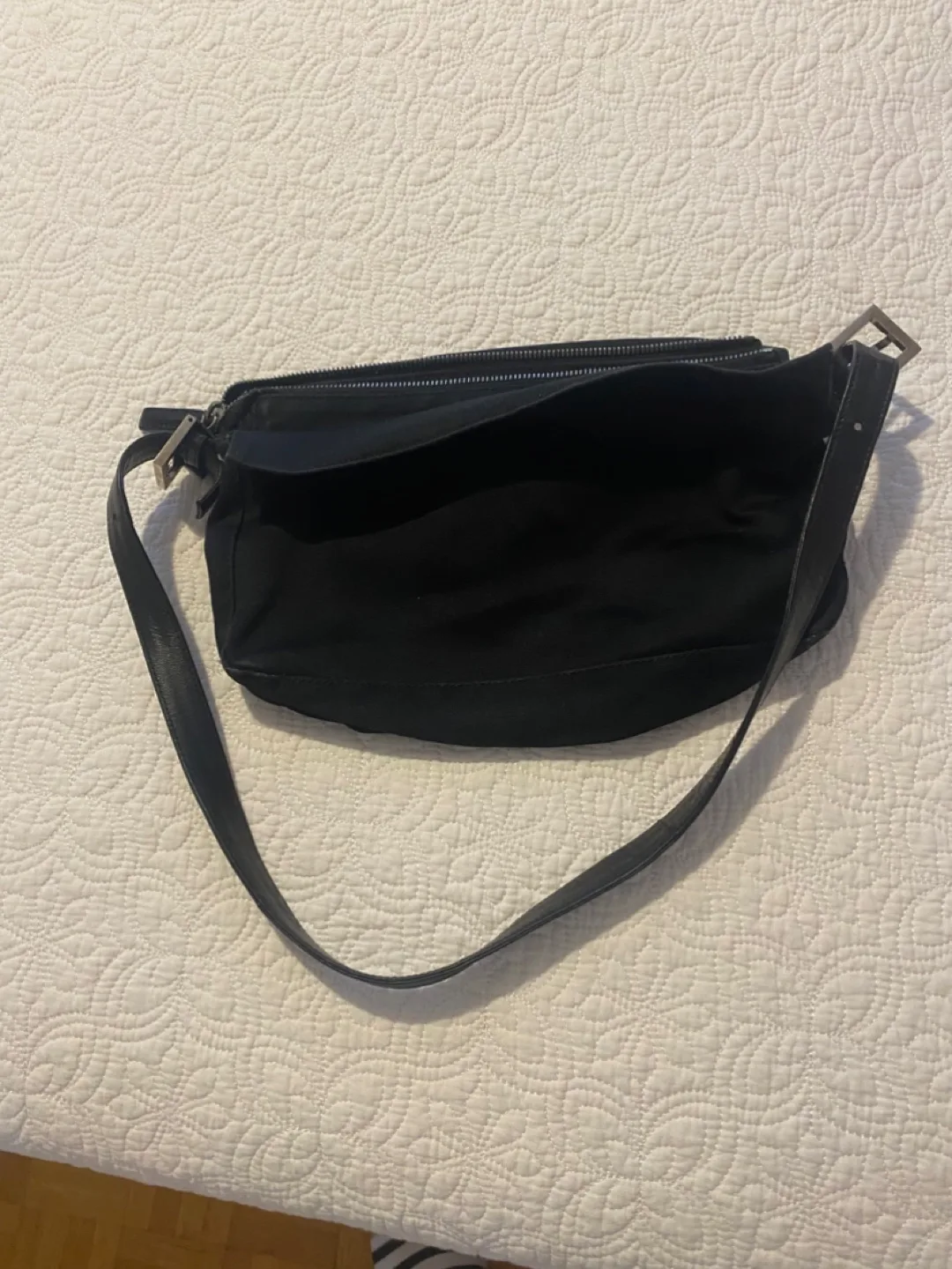 Fendi Black Baguette Shoulder Bag image indicator(4)