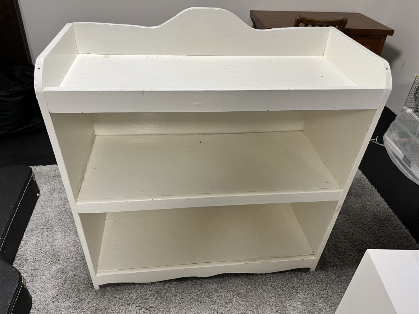 Change table/shelves - photo 2