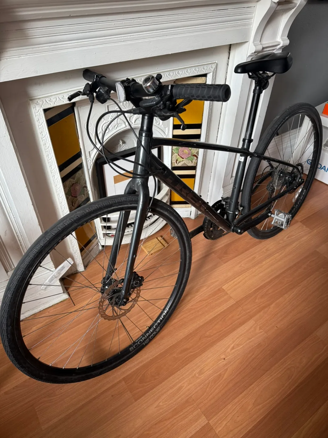 Trek FX 2 Disc Hybrid Bike - Black thumbnail
