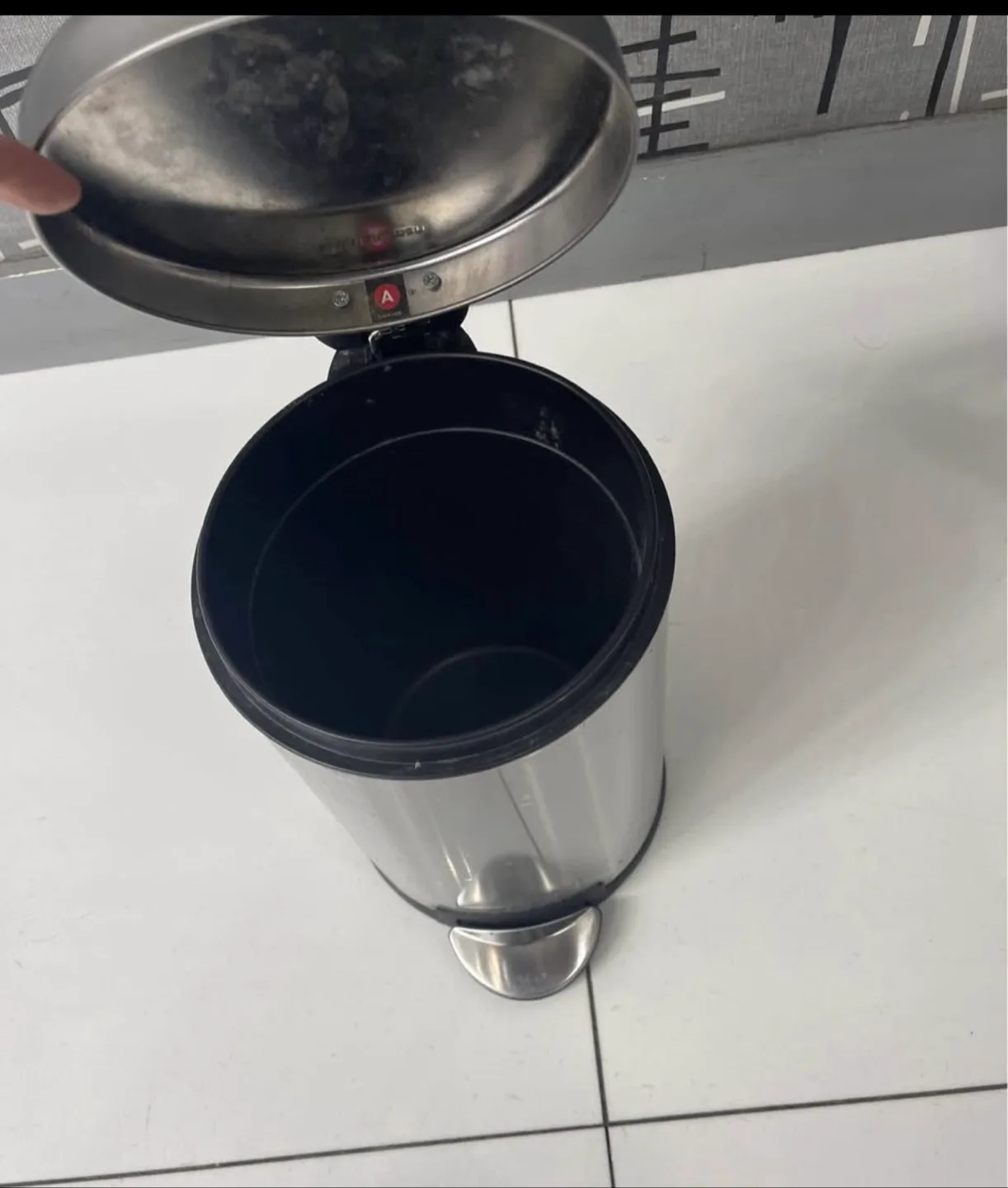 simplehuman Round Step Trash Can image indicator(4)