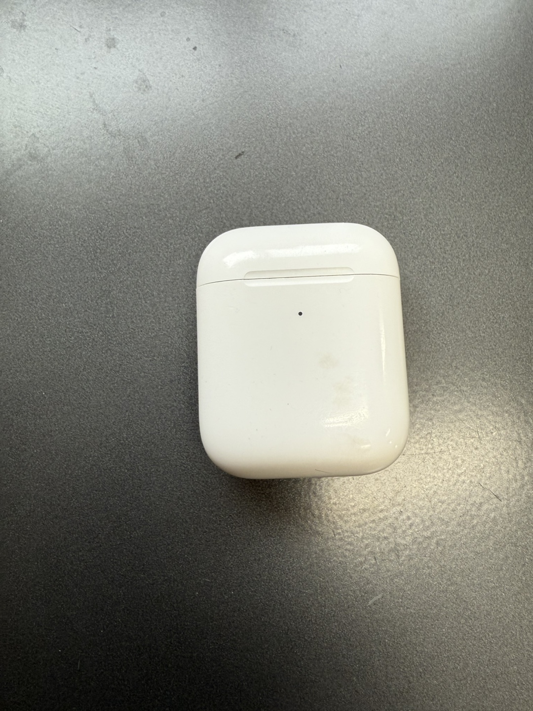 Apple AirPods 2nd Gen Charging Case - photo 2