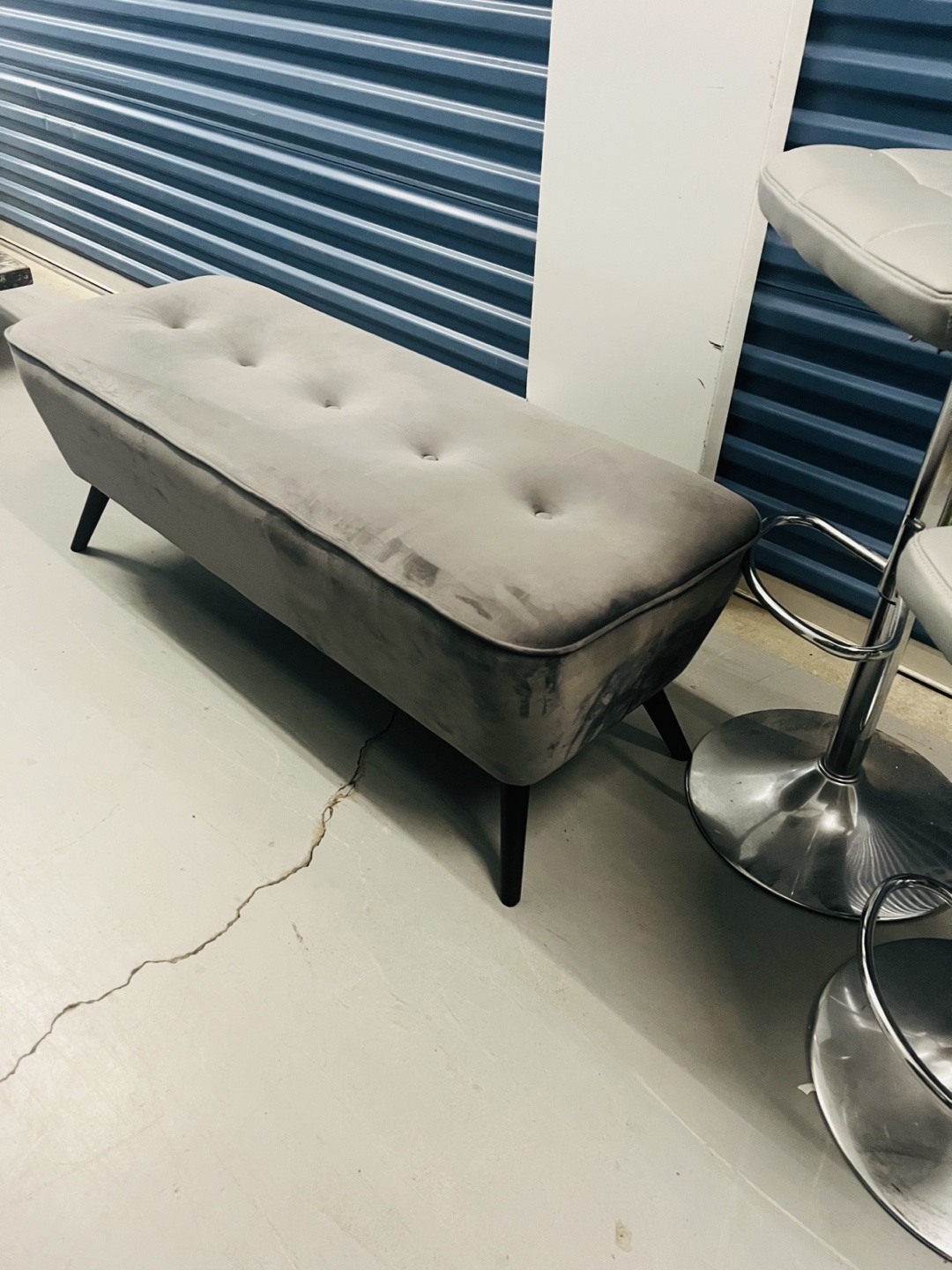 Structube “Liv” Grey Velvet Ottoman Bench - photo 5