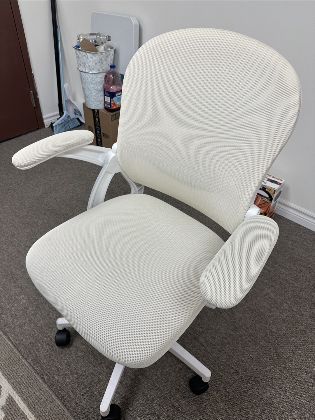 White Office Chair - photo 3