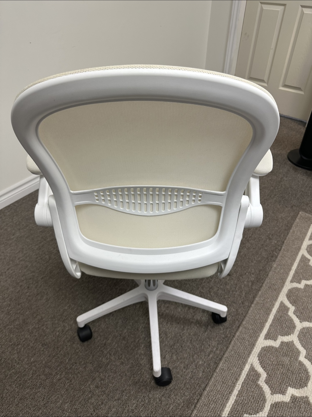 White Office Chair - photo 2