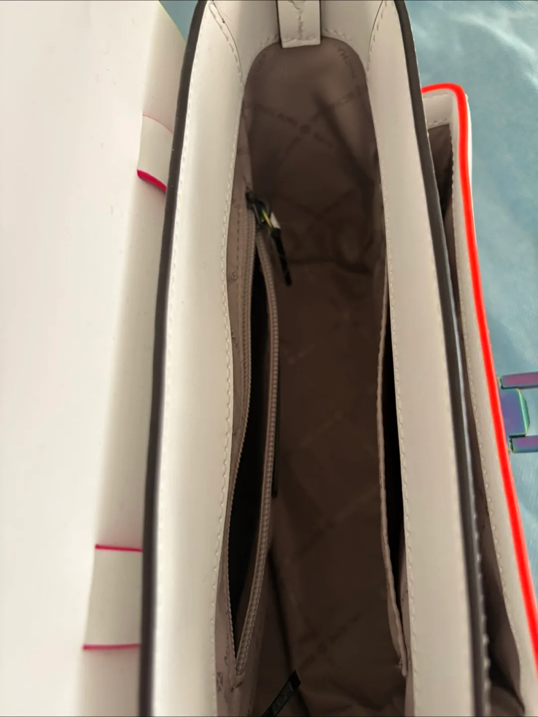 Michael Kors Manhattan Medium Contrast-Trim Leather Satchel image indicator(9)