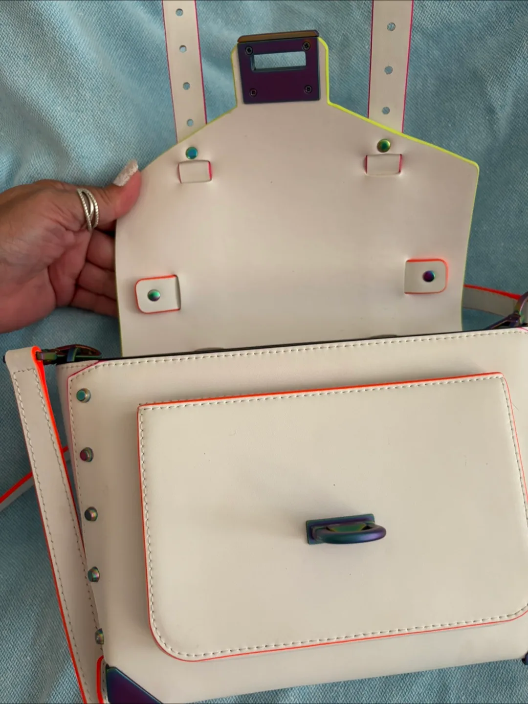 Michael Kors Manhattan Medium Contrast-Trim Leather Satchel image indicator(8)