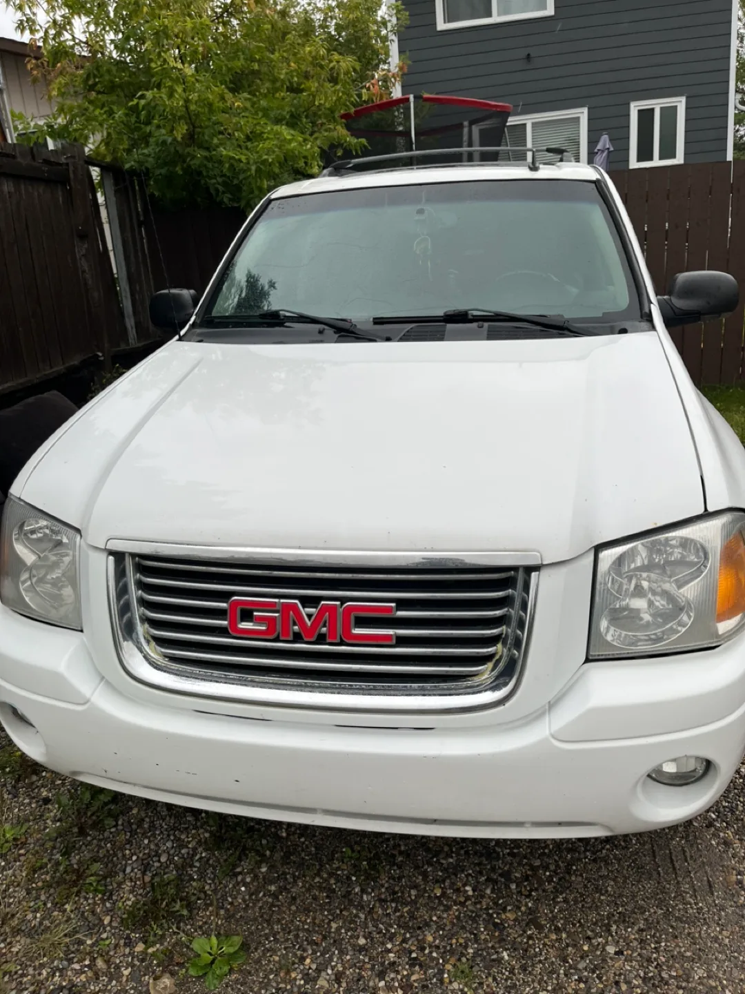 GMC Envoy SUV - White image indicator(4)