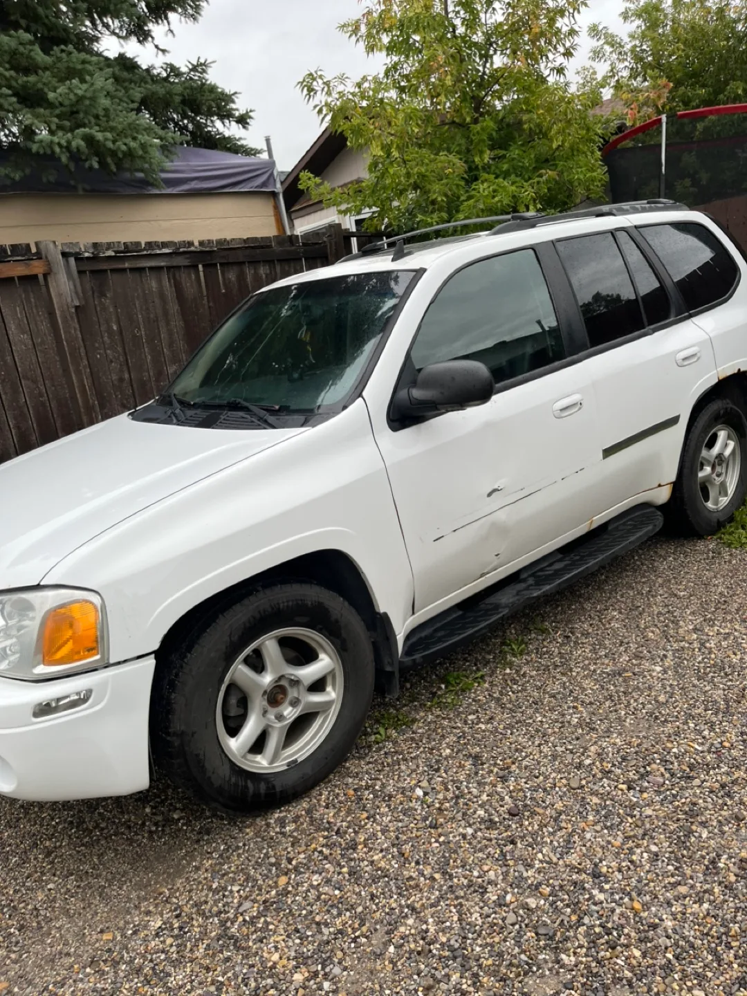 GMC Envoy SUV - White image indicator(3)