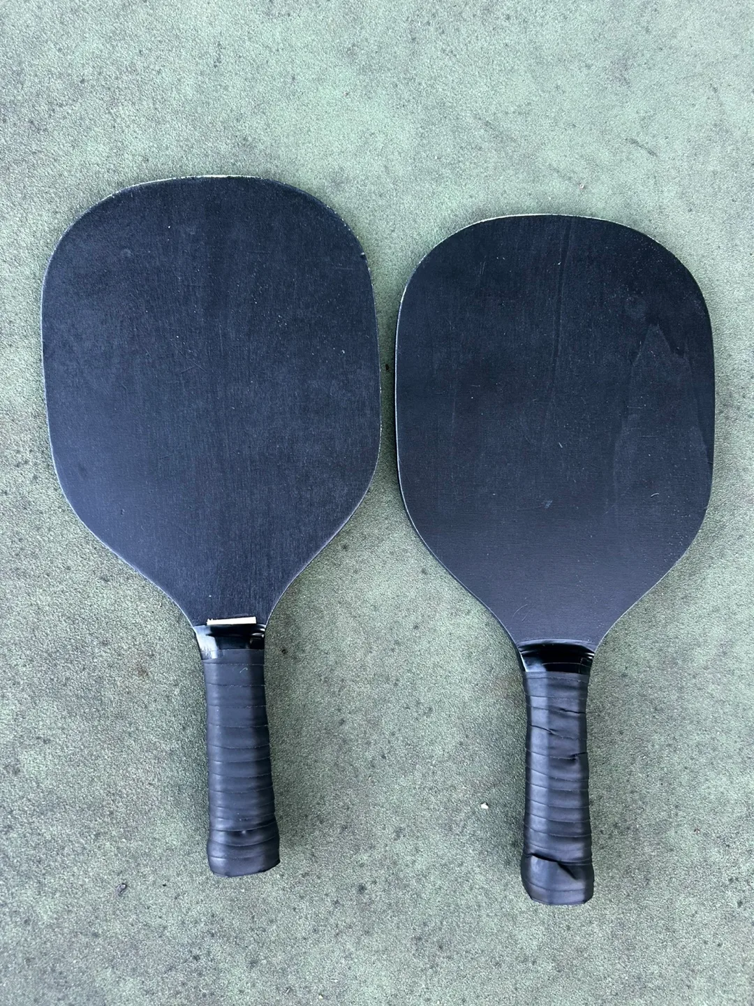 Pickleball Paddles with Case thumbnail