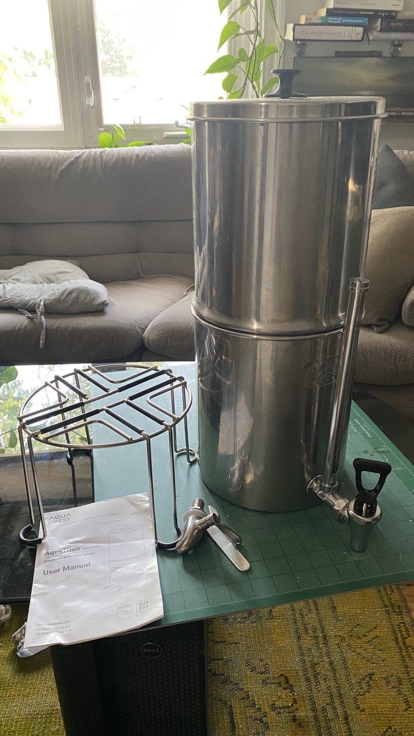 Gravity fed water filter system- Aqua crest