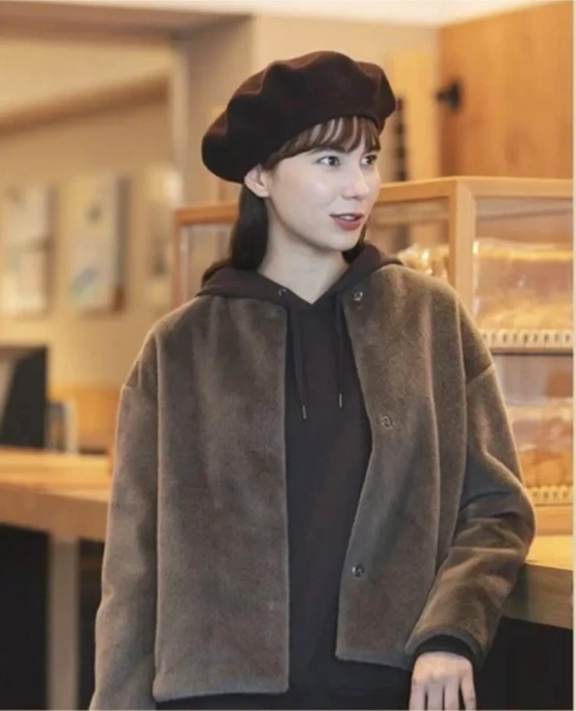 Brand New Uniqlo Faux Fur Fleece Jacket - Size M thumbnail