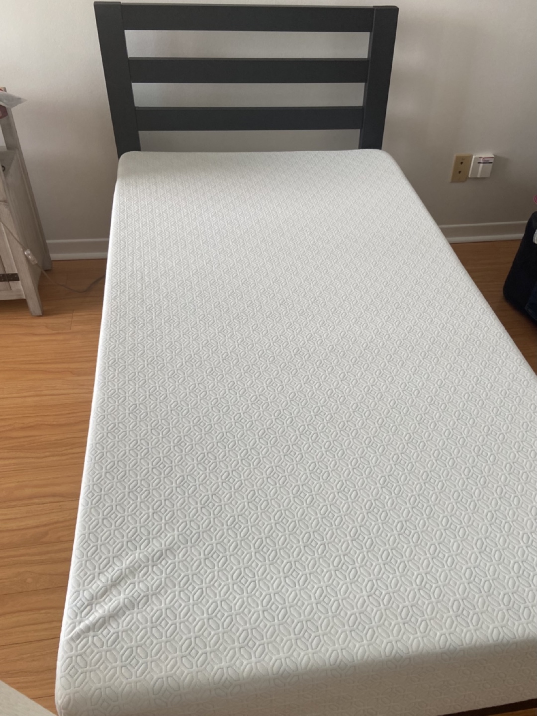 Twin Size Bed Frame with mattress - photo 3