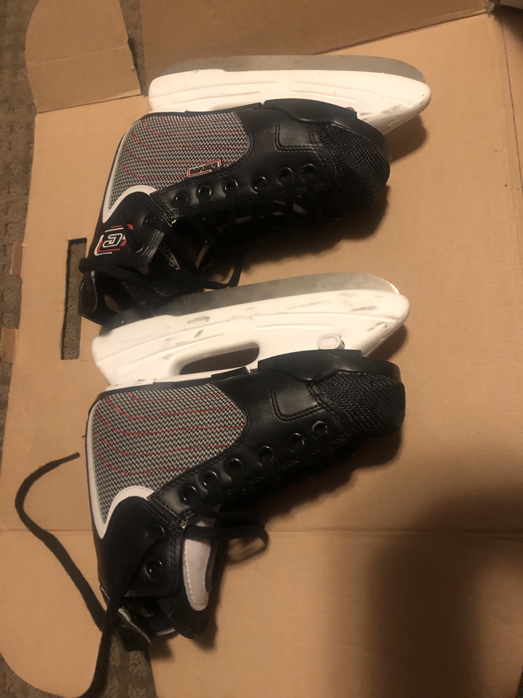 Carver Adjustable Ice Skates Size 1-3 - photo 2