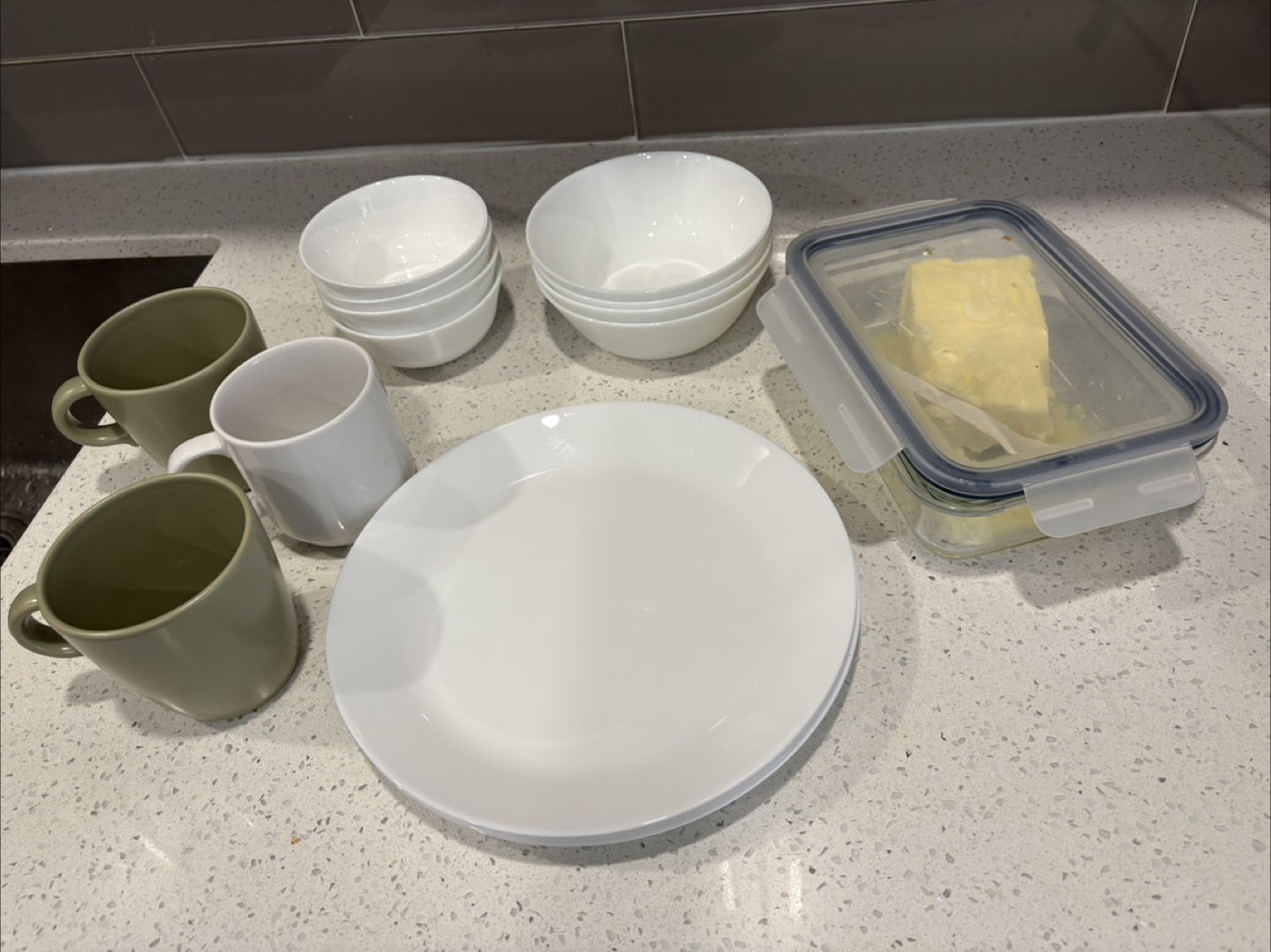 Dishes: Plates, Bowls, Mugs & Food Container