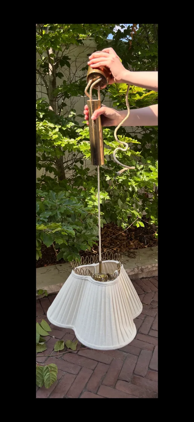Vintage pull-down light fixture - age unknown thumbnail