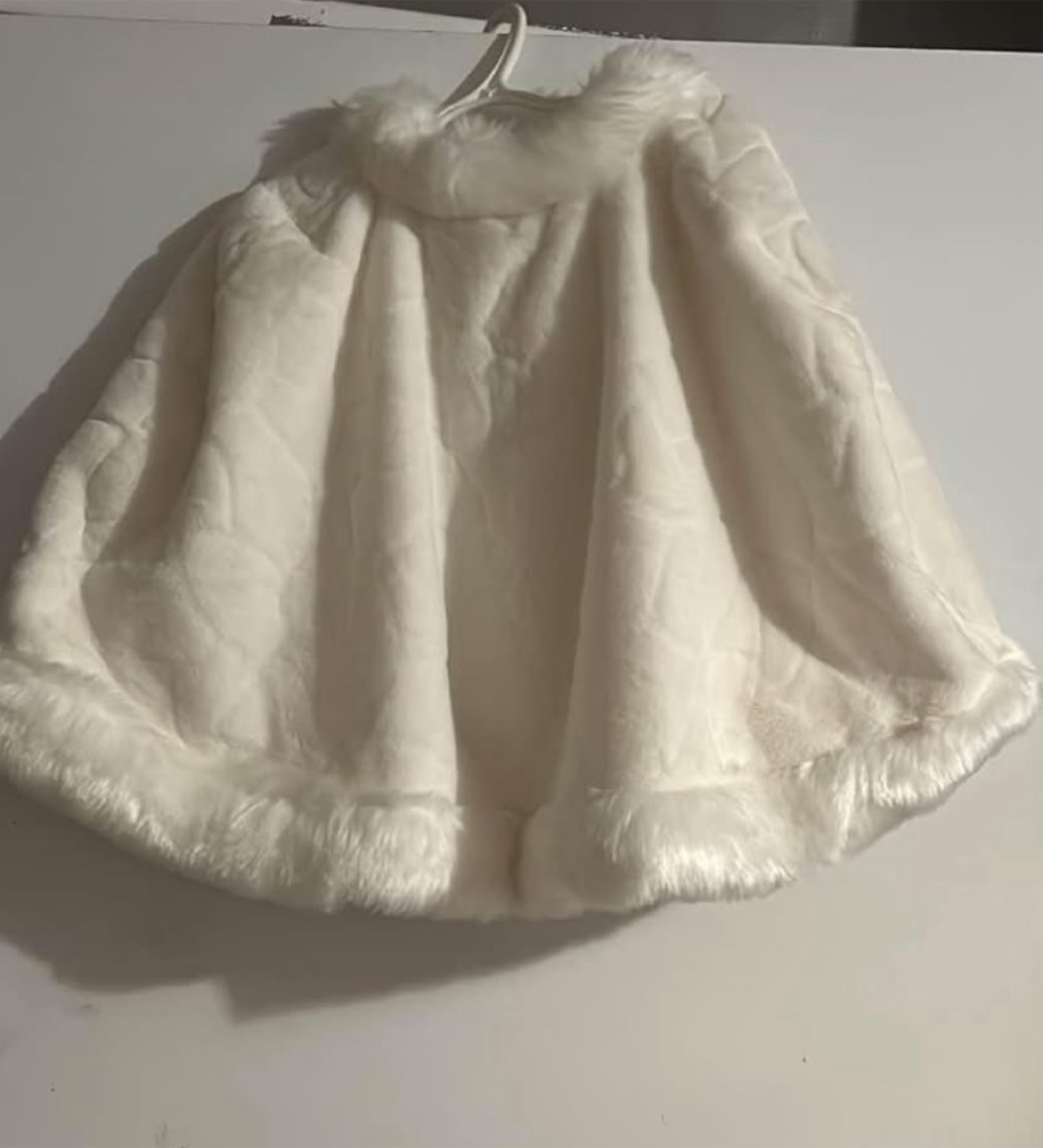 White Faux Fur Cape/poncho - photo 2