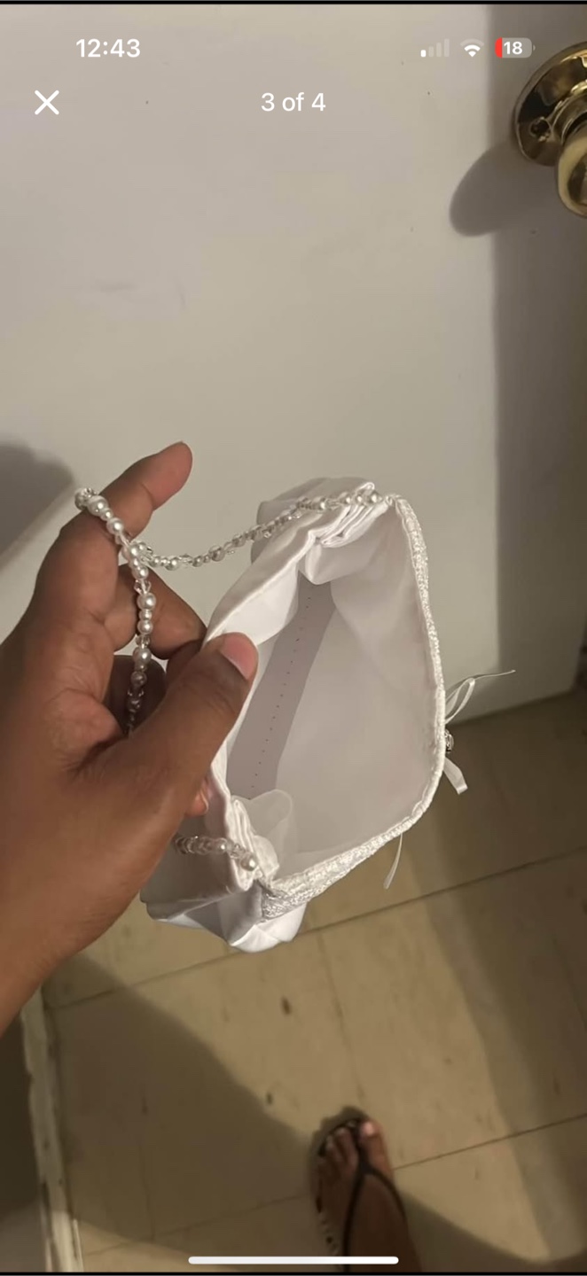 White Beaded purse - photo 3