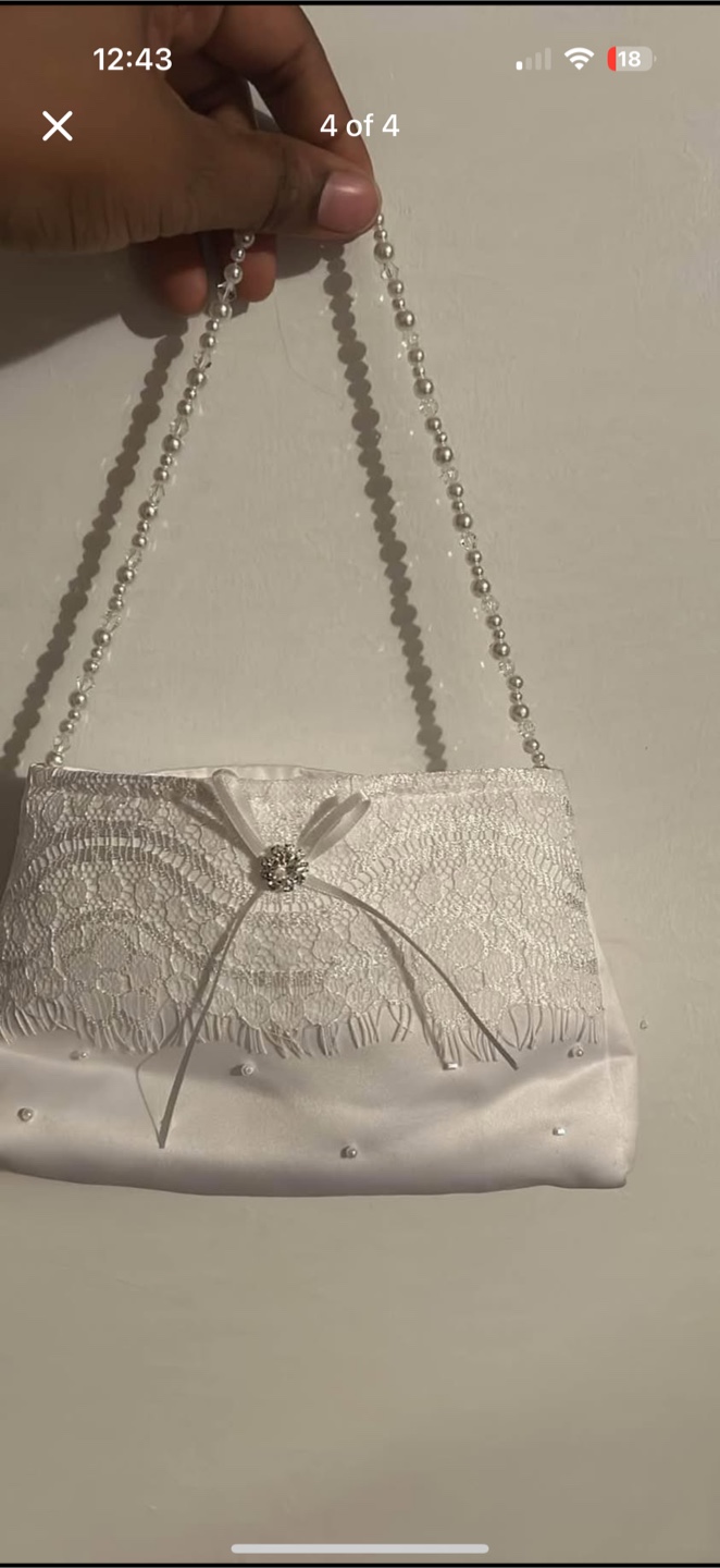 White Beaded purse - photo 4