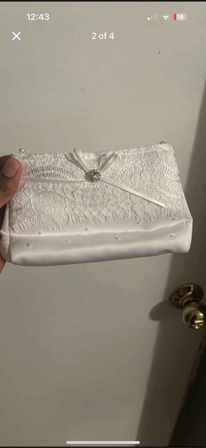 White Beaded purse - photo 2