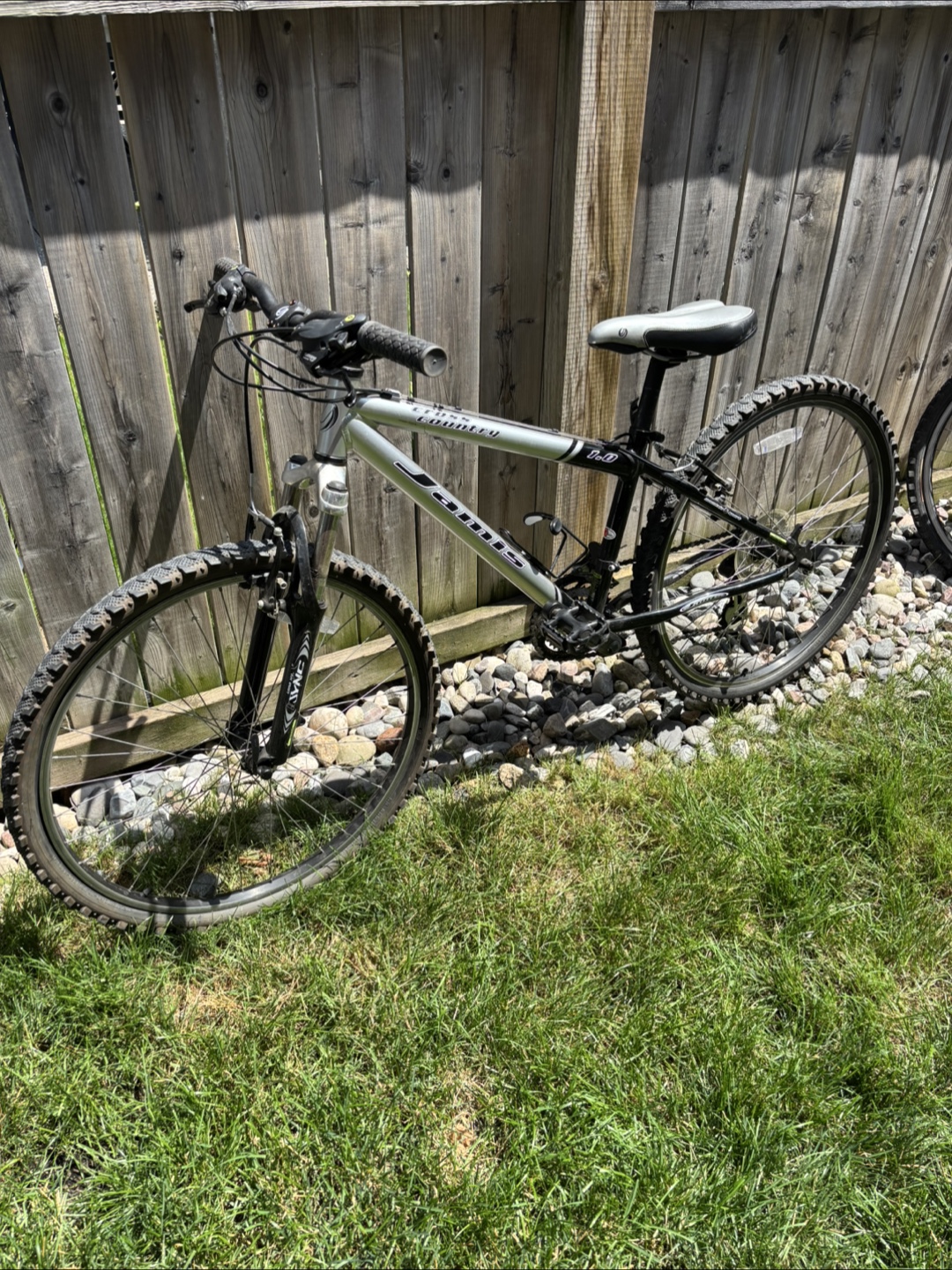Jamis Cross Country 1.0 Mountain Bike