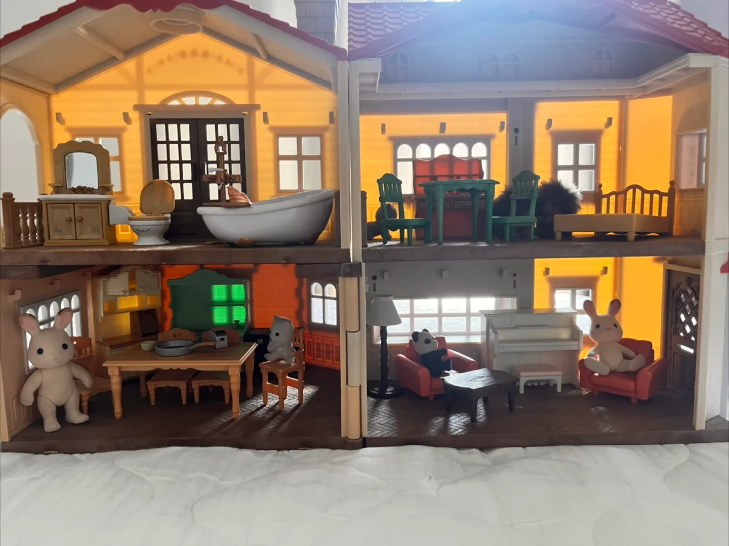 Calico Critters Cozy Cottage Dollhouse image indicator(2)